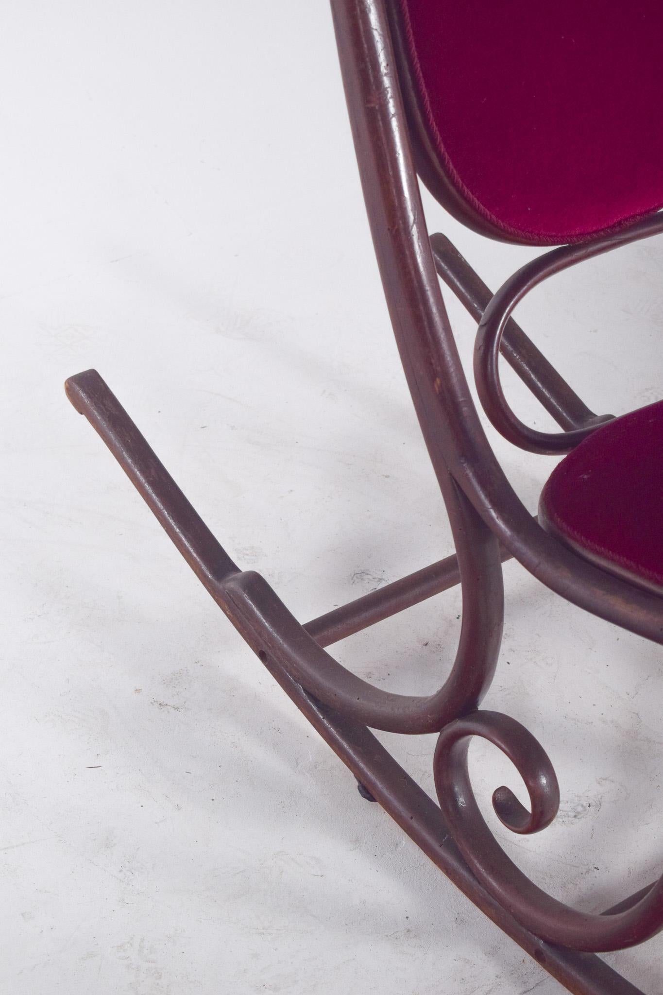 Tessuto Sedia a dondolo inglese in stile Thonet in vendita