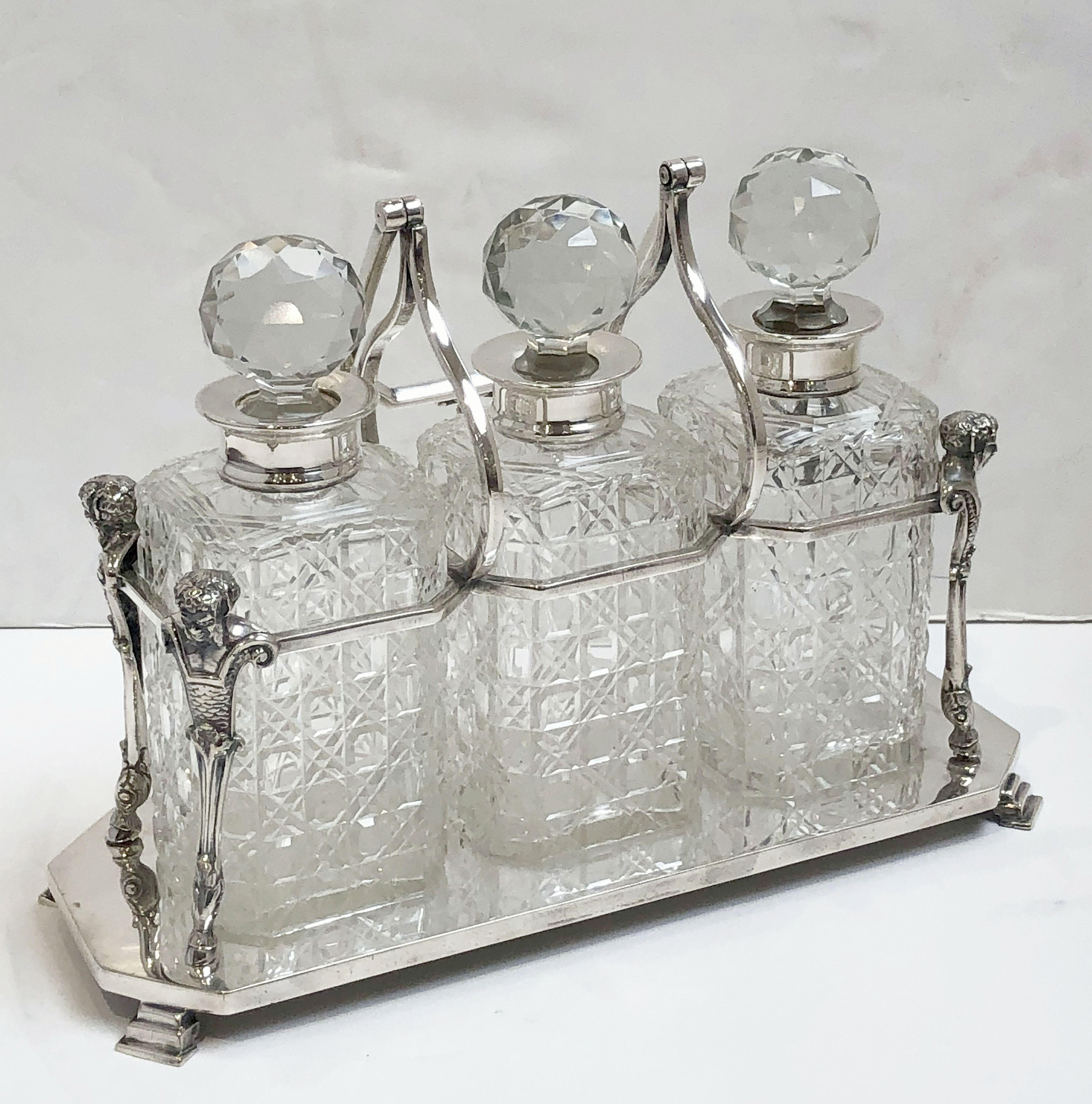 English Three-Bottle Decanter or Tantalus Drinks Set In Good Condition In Austin, TX