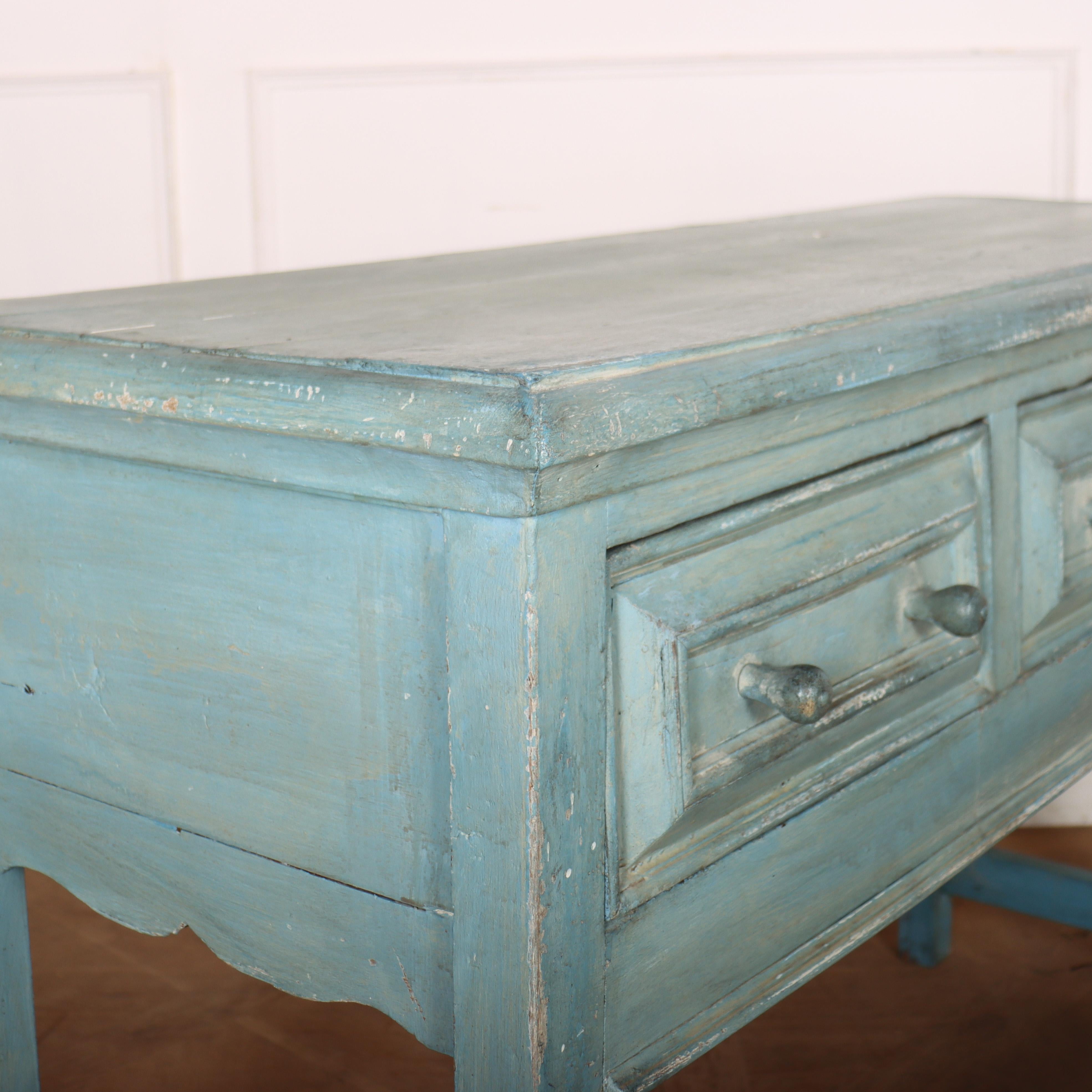 Base de commode anglaise à trois tiroirs en vente 2