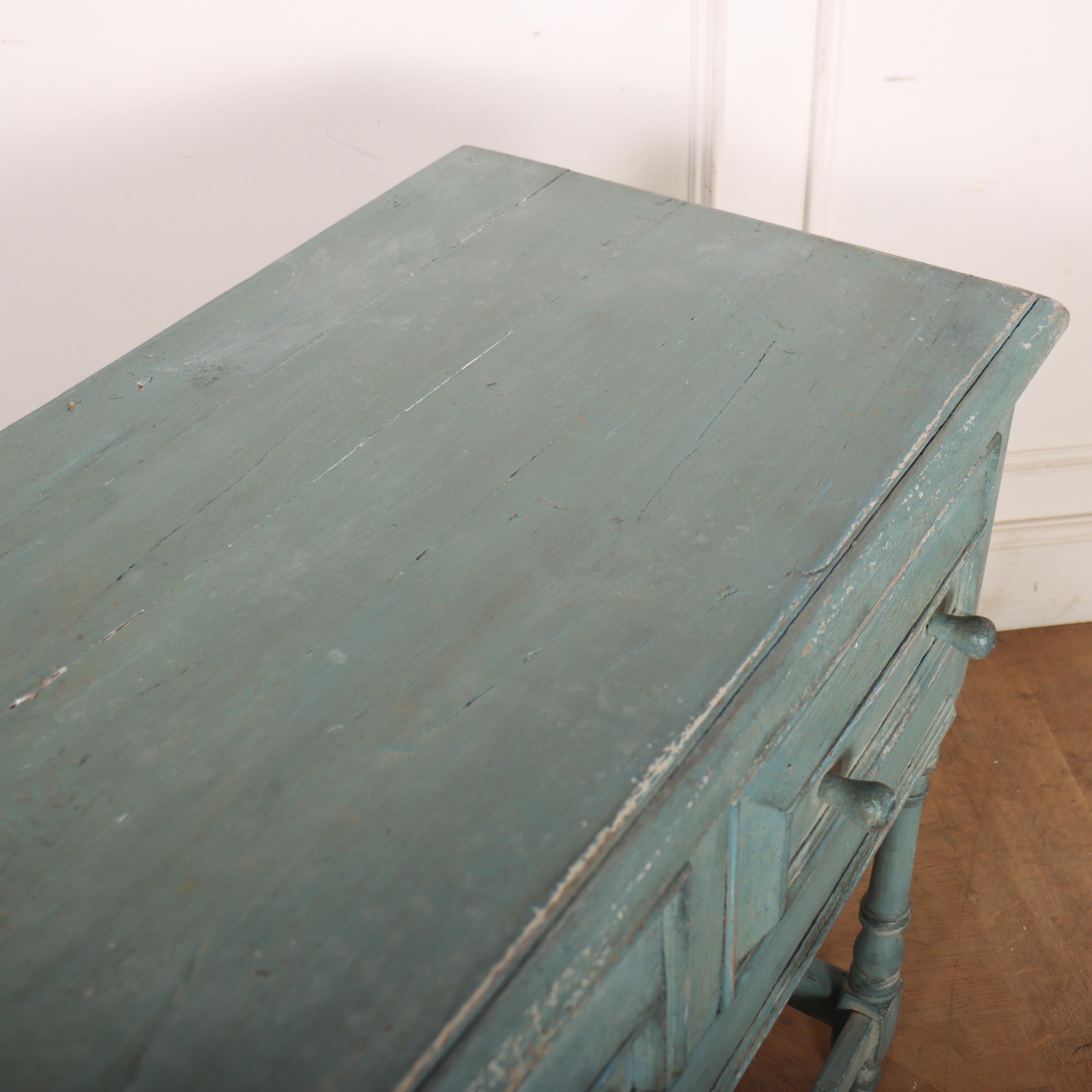 Base de commode anglaise à trois tiroirs en vente 4