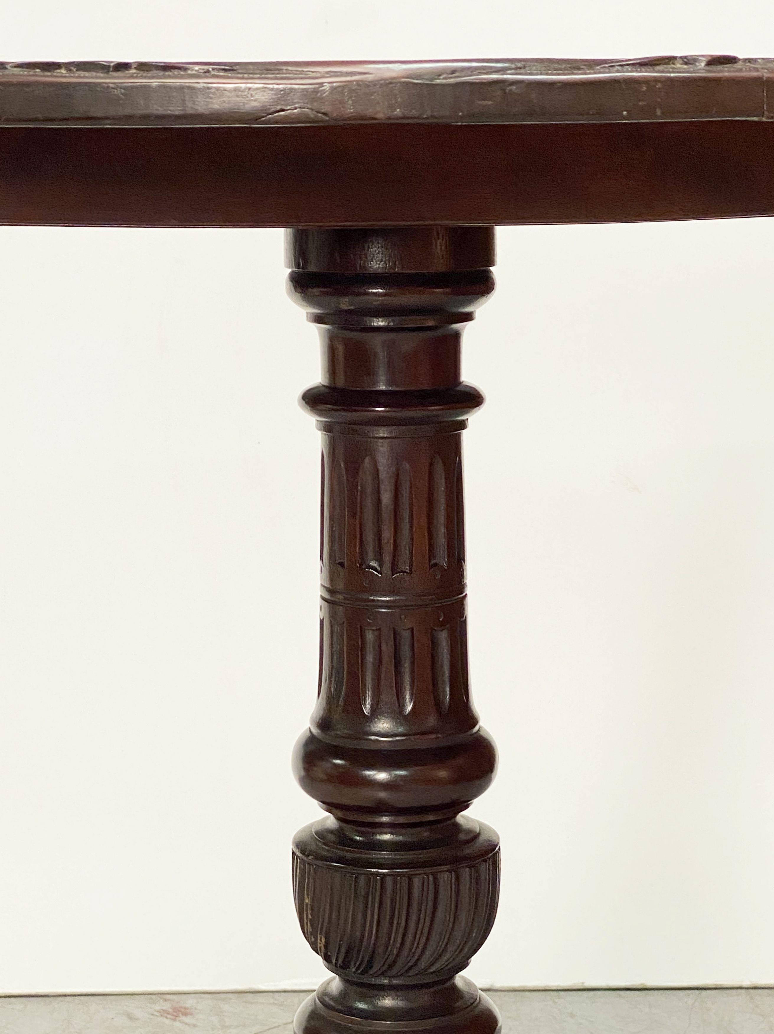 English Tilt-Top Supper Table of Mahogany For Sale 10