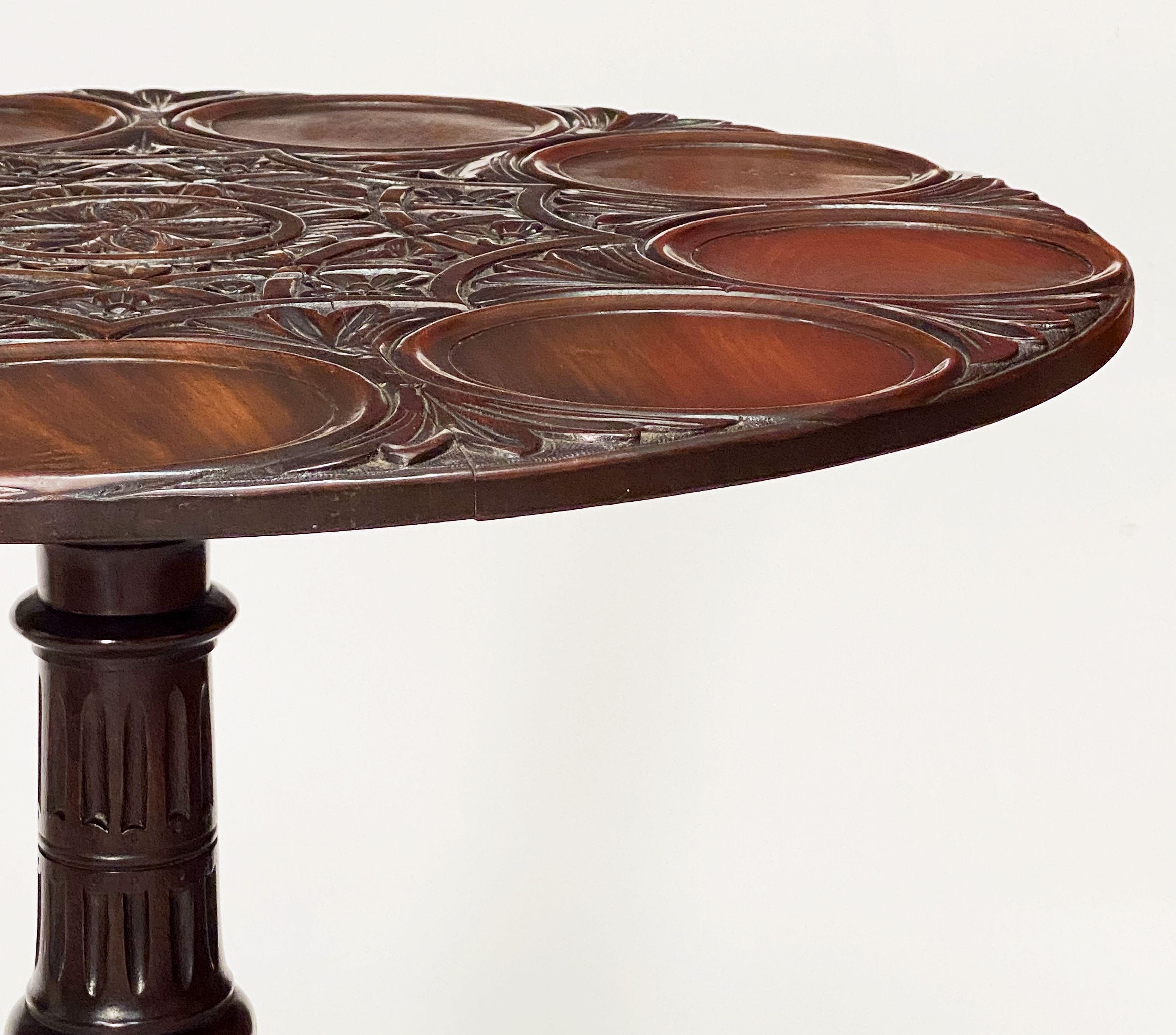 English Tilt-Top Supper Table of Mahogany For Sale 1