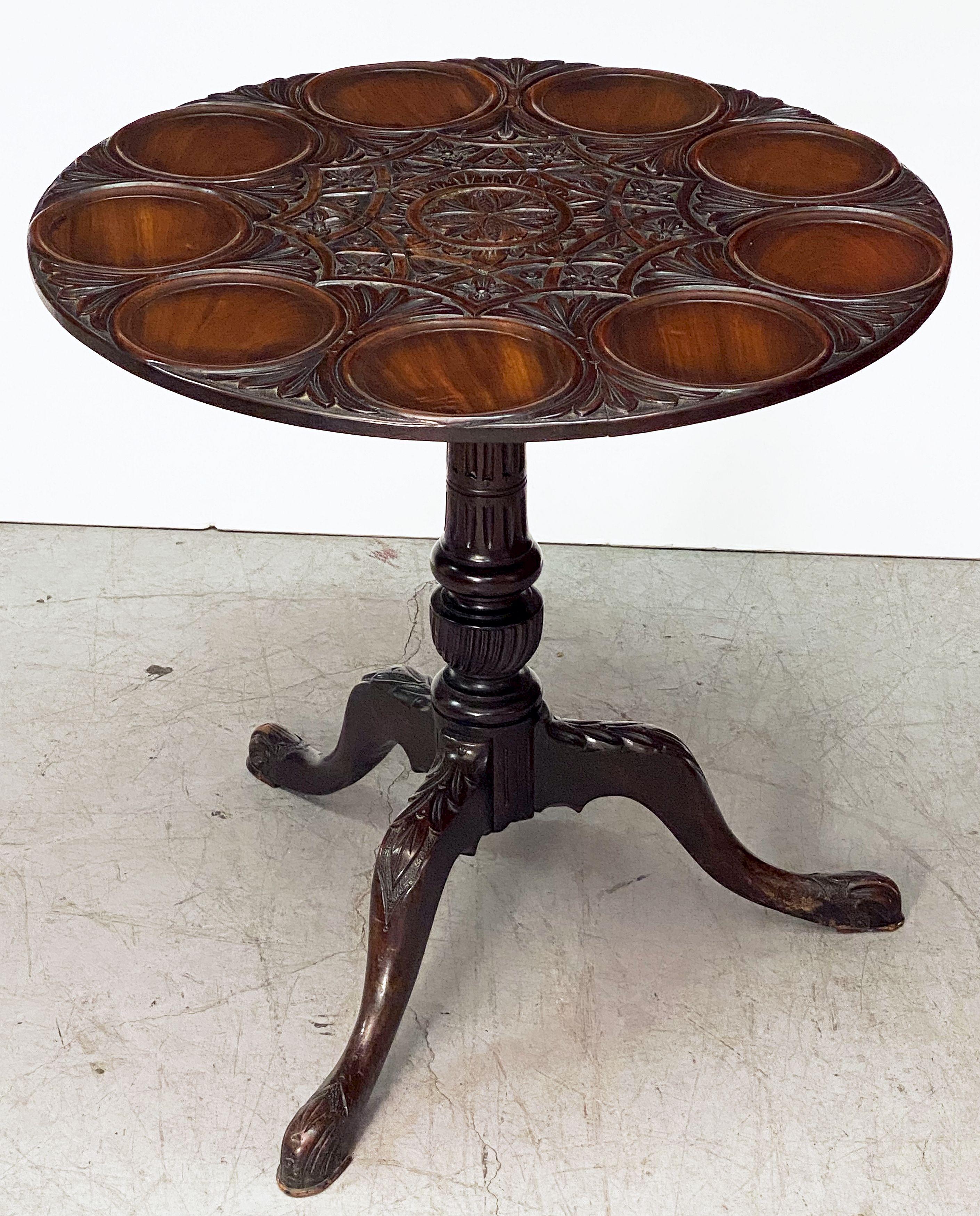 English Tilt-Top Supper Table of Mahogany For Sale 3