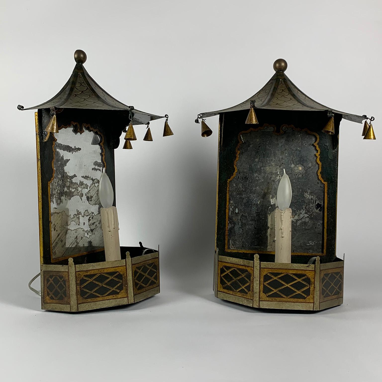 English Tole Painted Chinoiserie Pagoda Form Mirrored Sconces In Fair Condition In Concord, MA