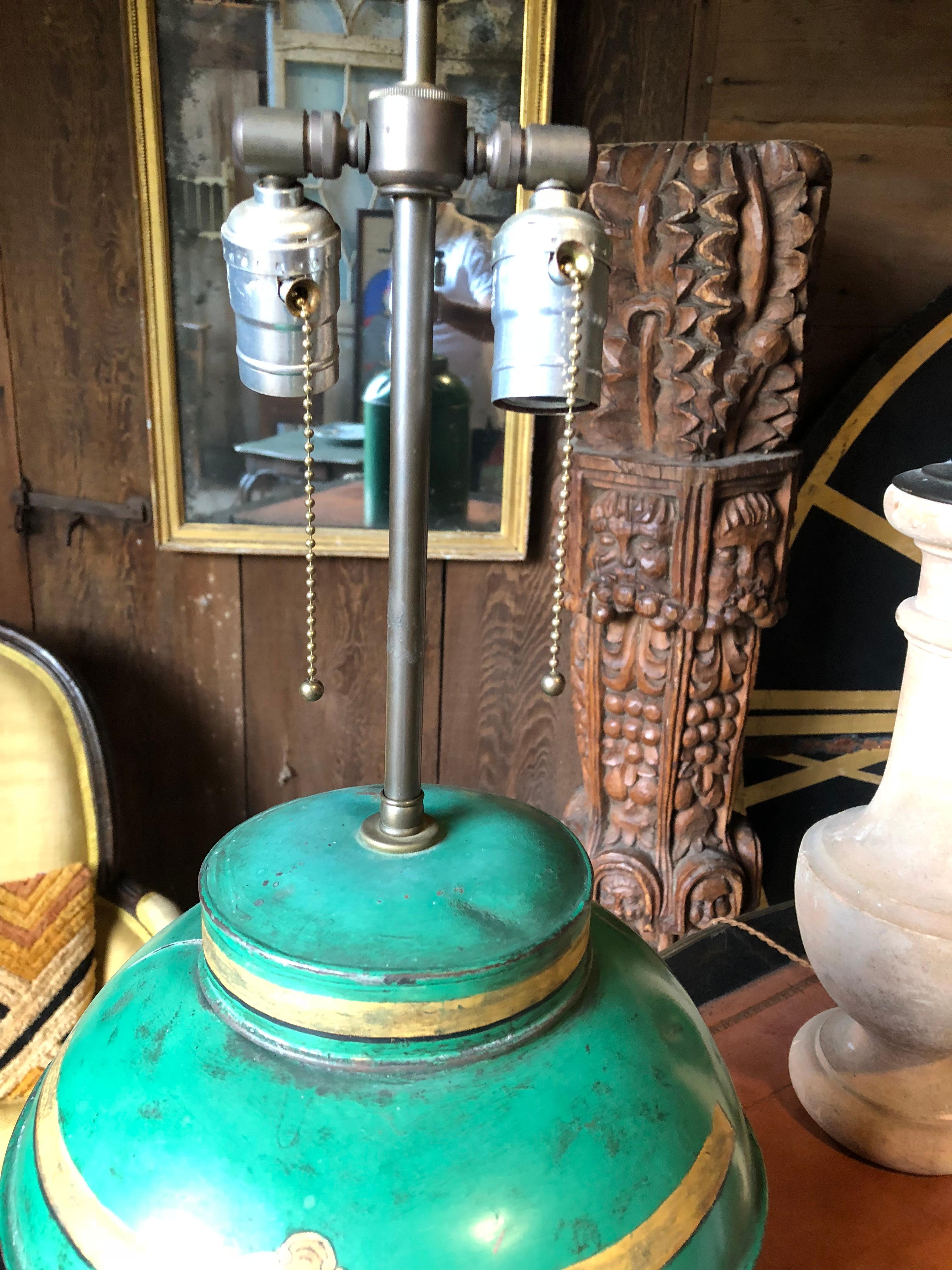 English Tole Tea Can Lamp, 19th Century In Good Condition In Doylestown, PA