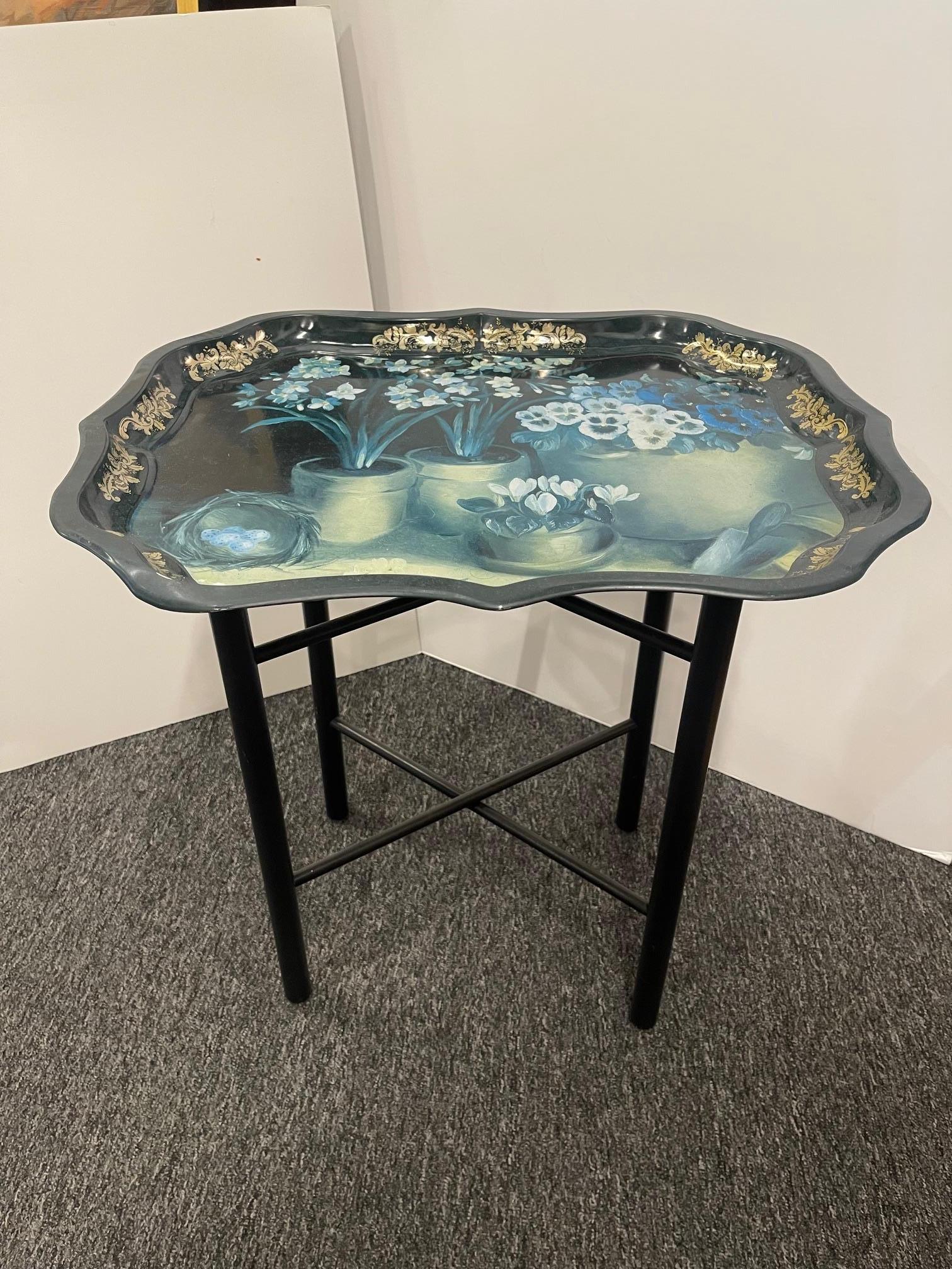 English Tole Tray Table with Floral Design, 20th Century In Good Condition For Sale In Savannah, GA
