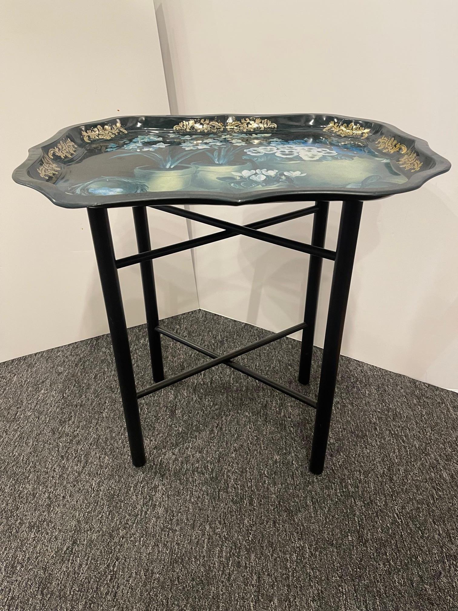 Metal English Tole Tray Table with Floral Design, 20th Century For Sale