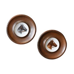 Paire d'assiettes chevaux traditionnelles anglaises en céramique avec cadre, style traditionnel