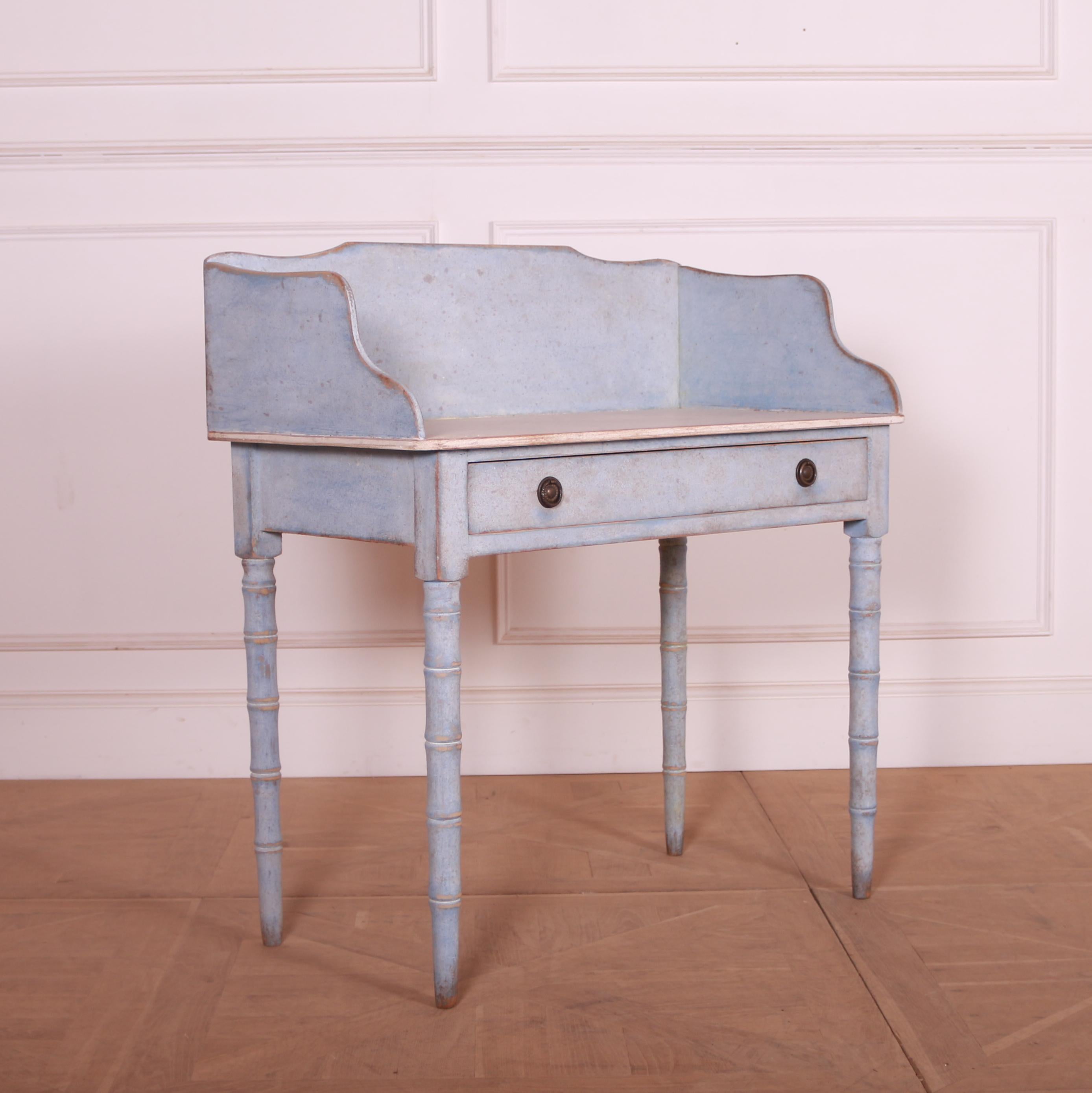 Early 19th century English painted pine tray back faux bamboo side table. 1820.

28