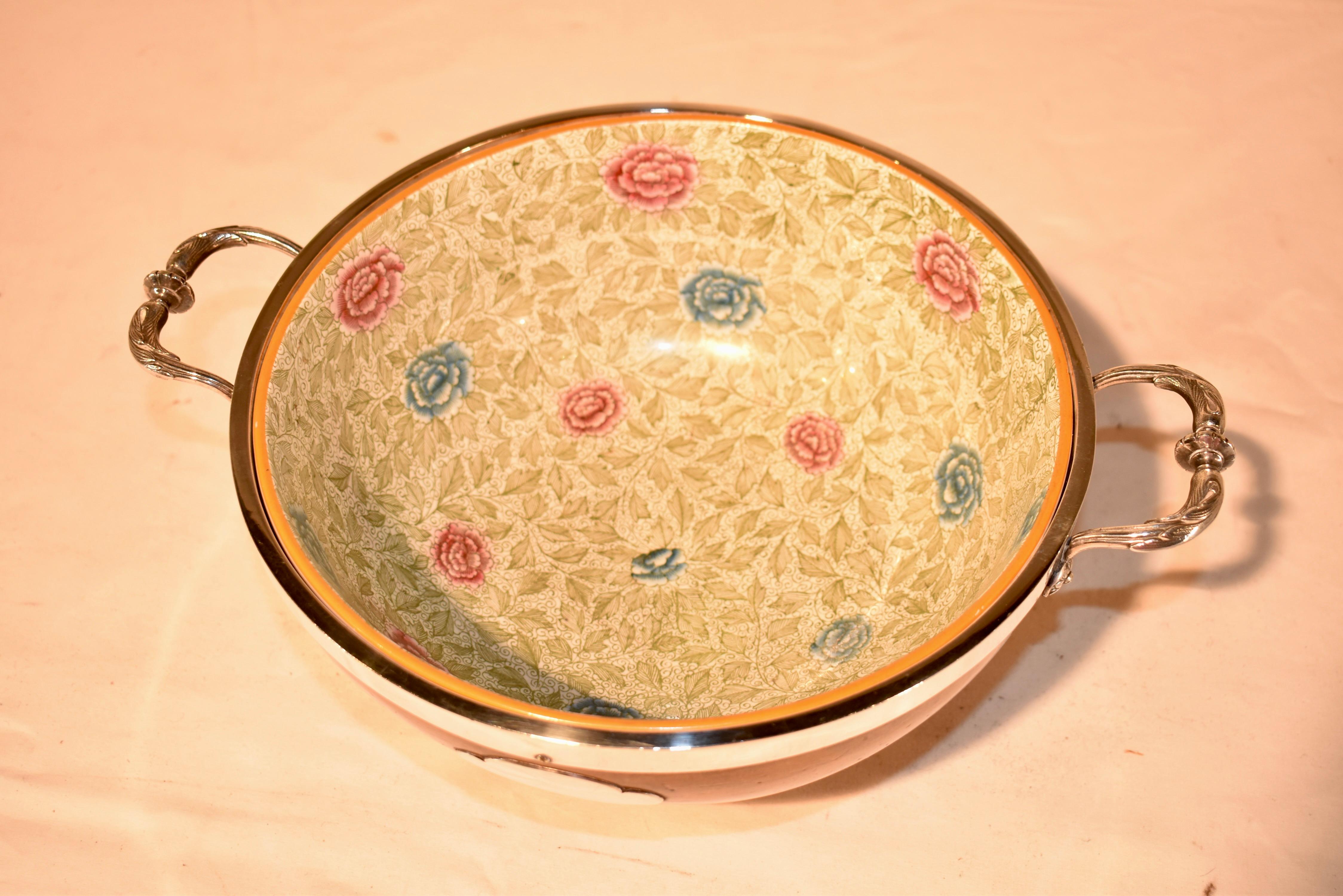 Ciotola inglese in verde con servitori, CIRCA 1900 in vendita 4