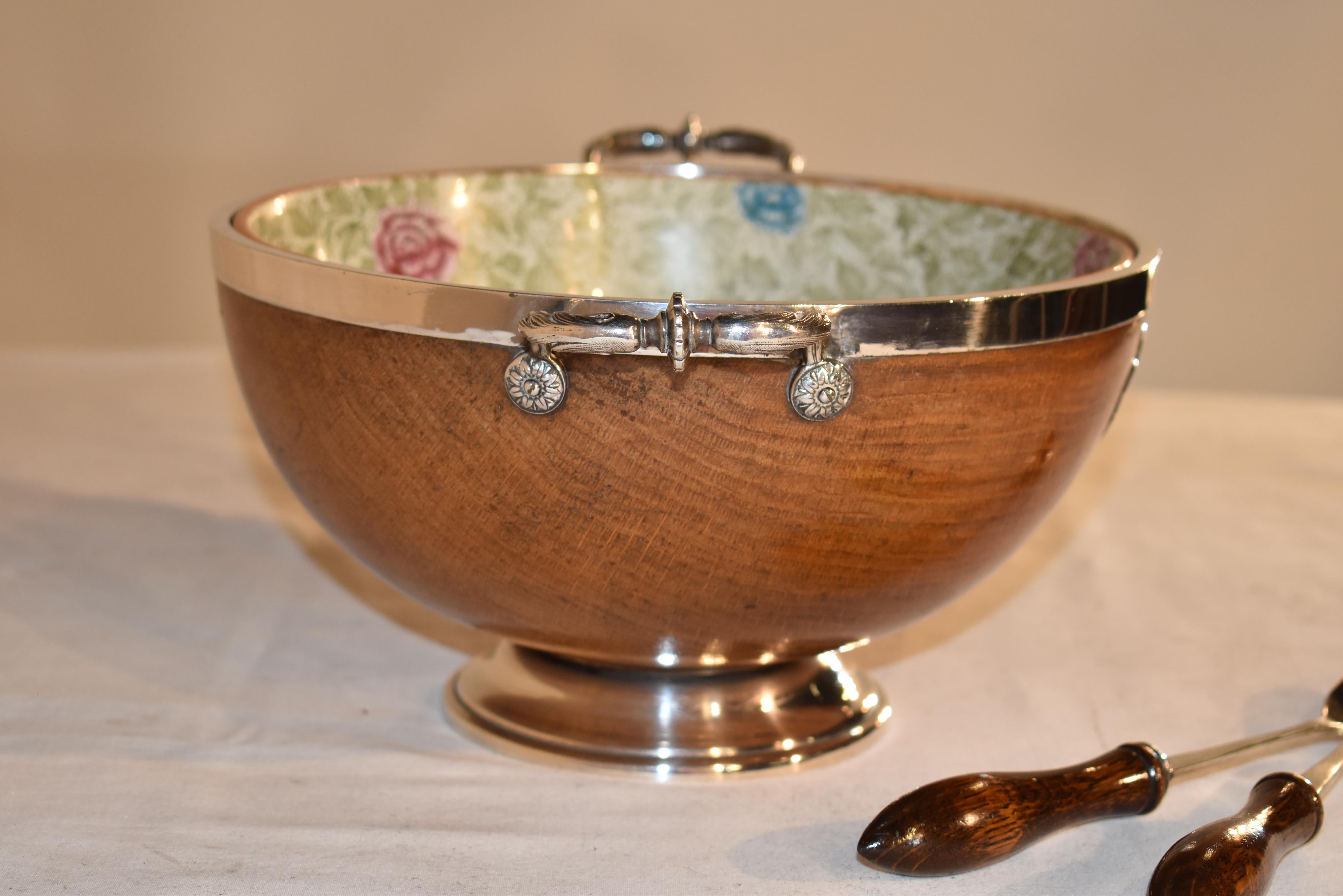 Inizio XX secolo Ciotola inglese in verde con servitori, CIRCA 1900 in vendita
