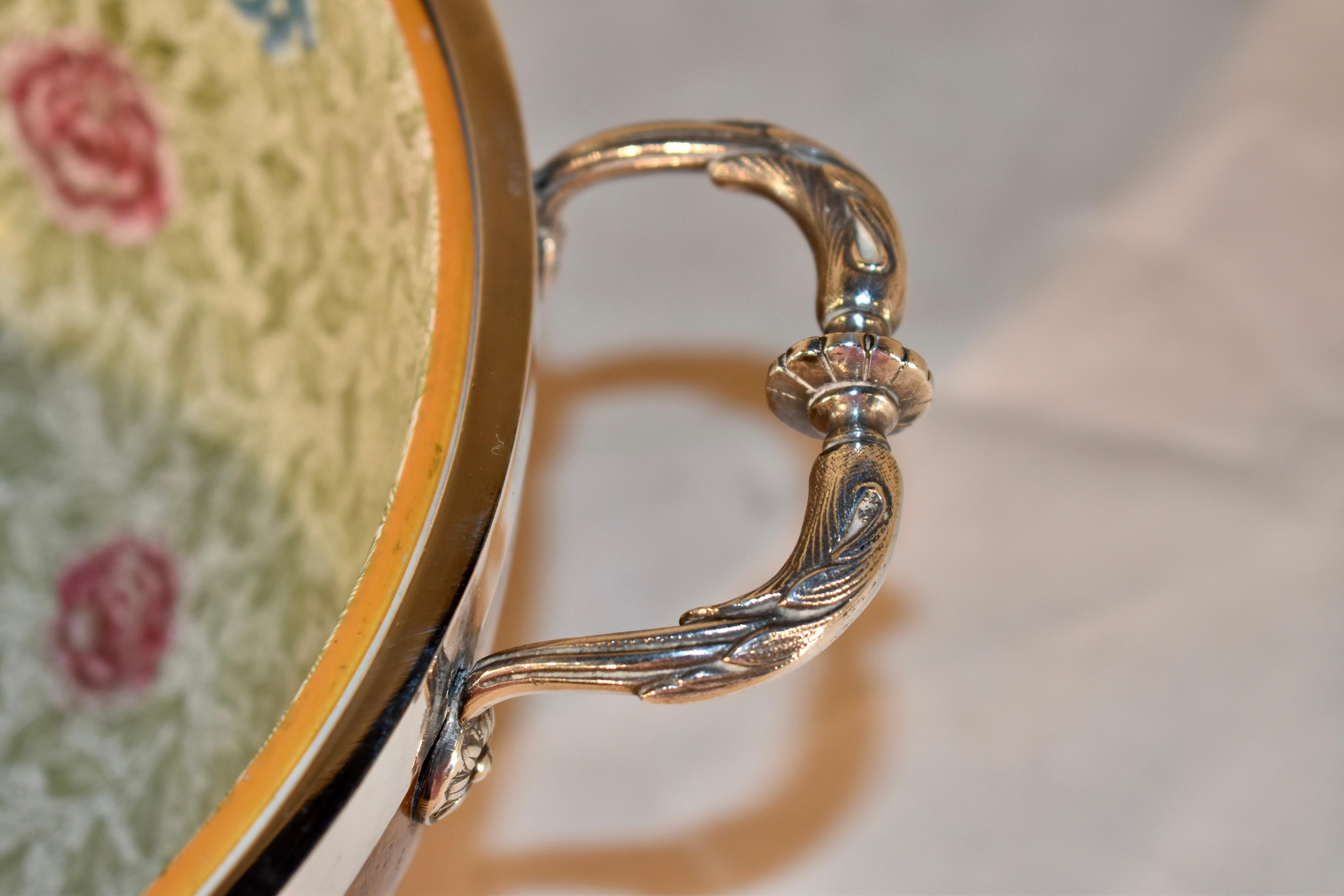 Ciotola inglese in verde con servitori, CIRCA 1900 in vendita 2