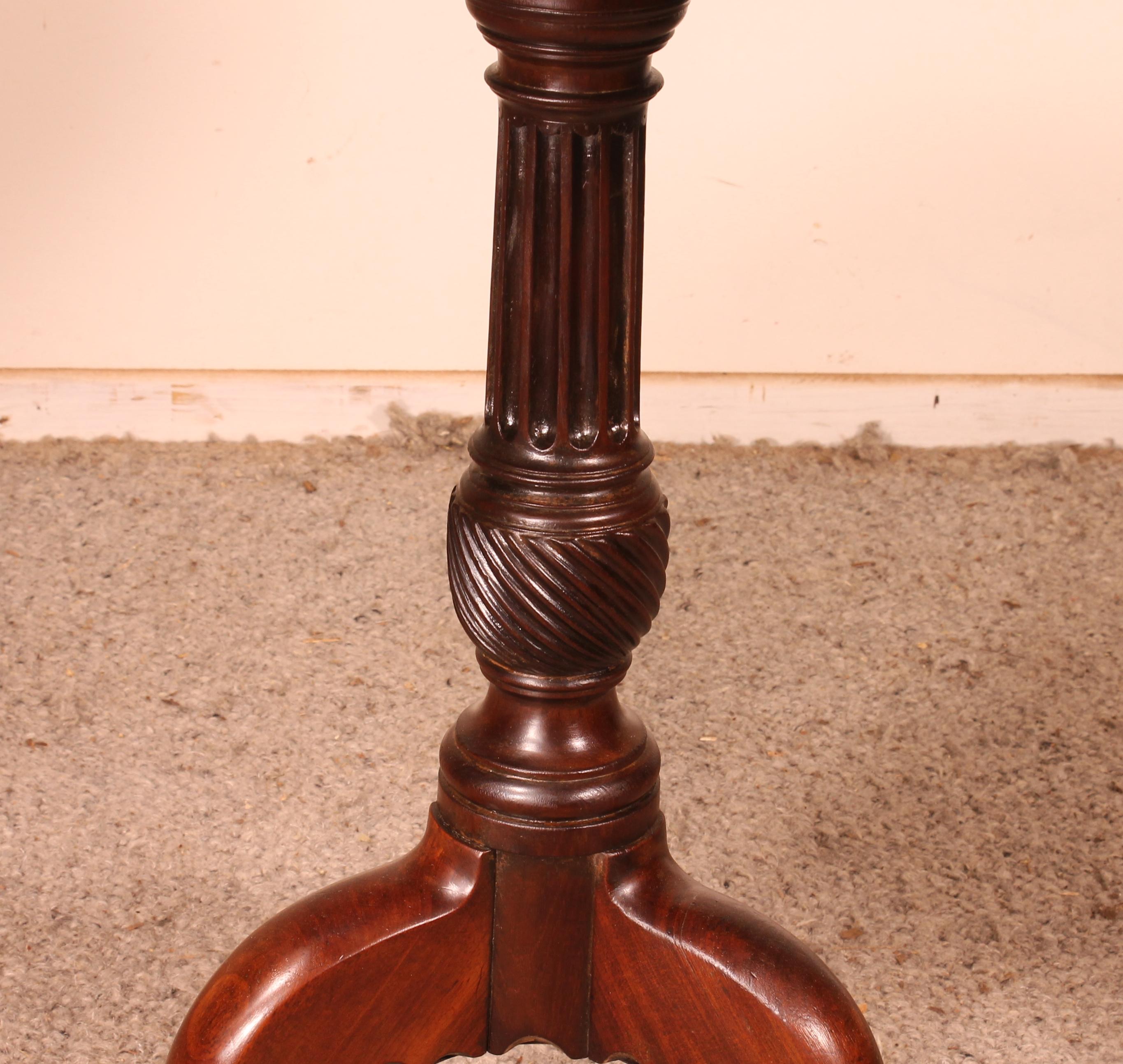 English Tripod Table in Mahogany, 18th Century In Good Condition For Sale In Brussels, Brussels