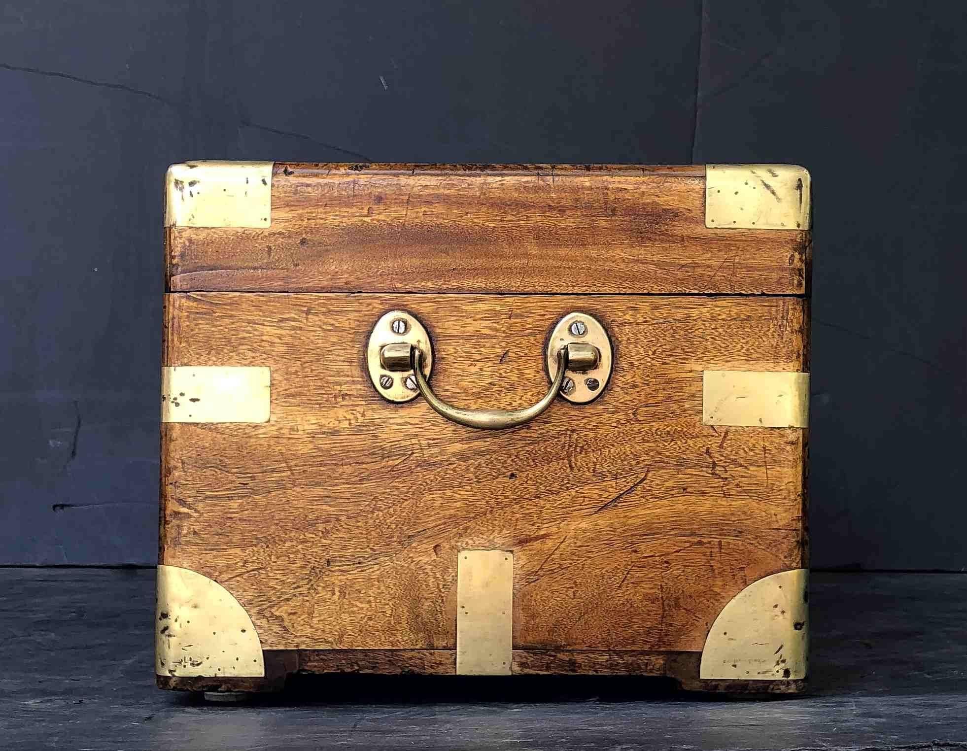 British Campaign Trunk or Chest of Camphorwood 3