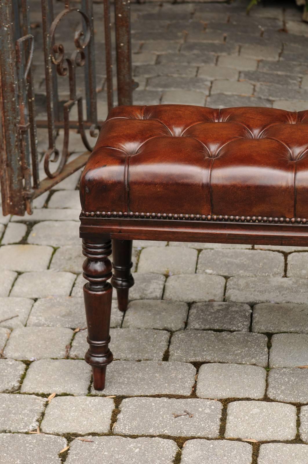 19th Century English Tufted Leather and Mahogany Backless Bench from the 1870s