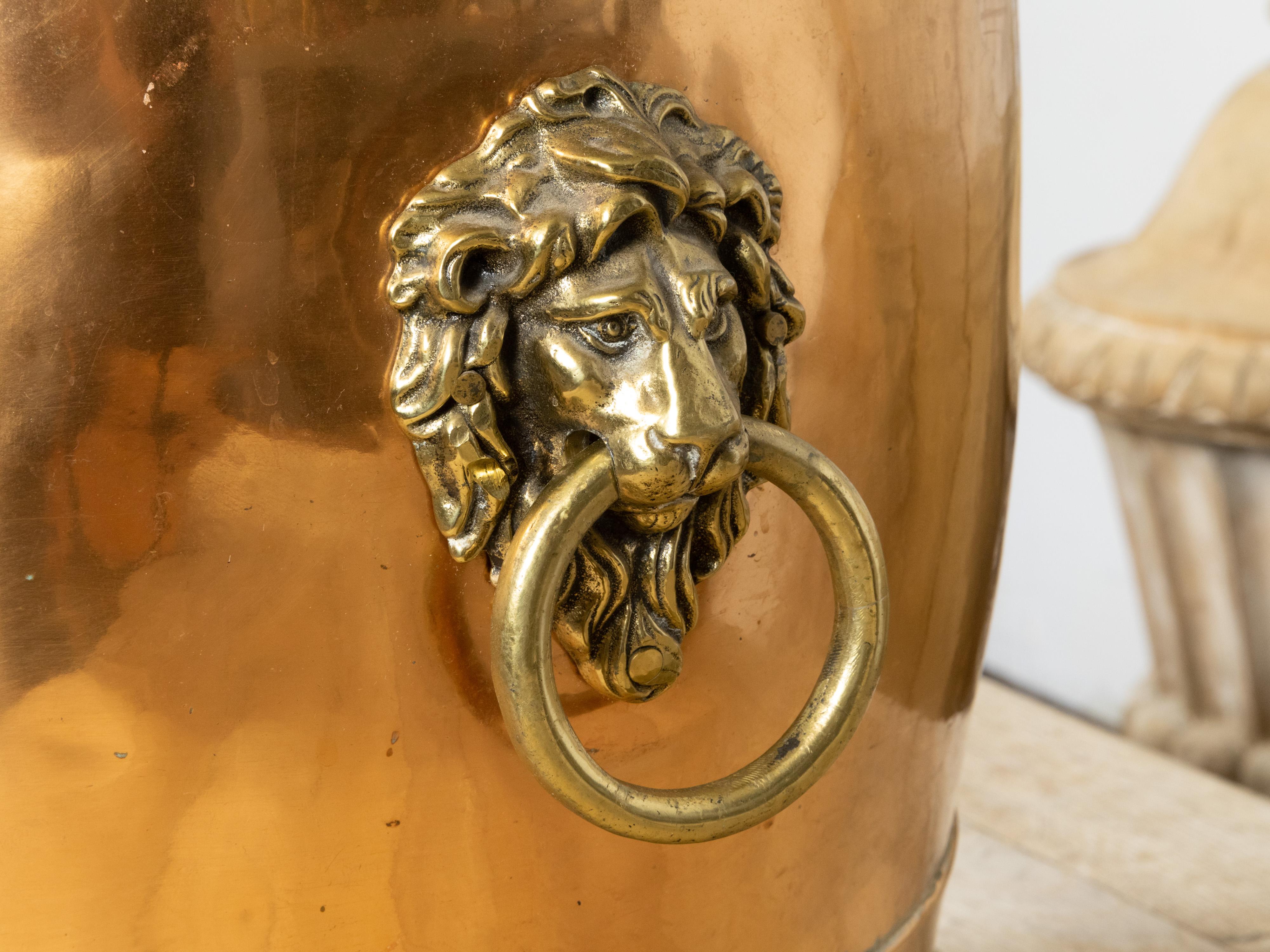 English Turn of the Century 1900s Copper and Brass Planter with Lion Paw Feet For Sale 2