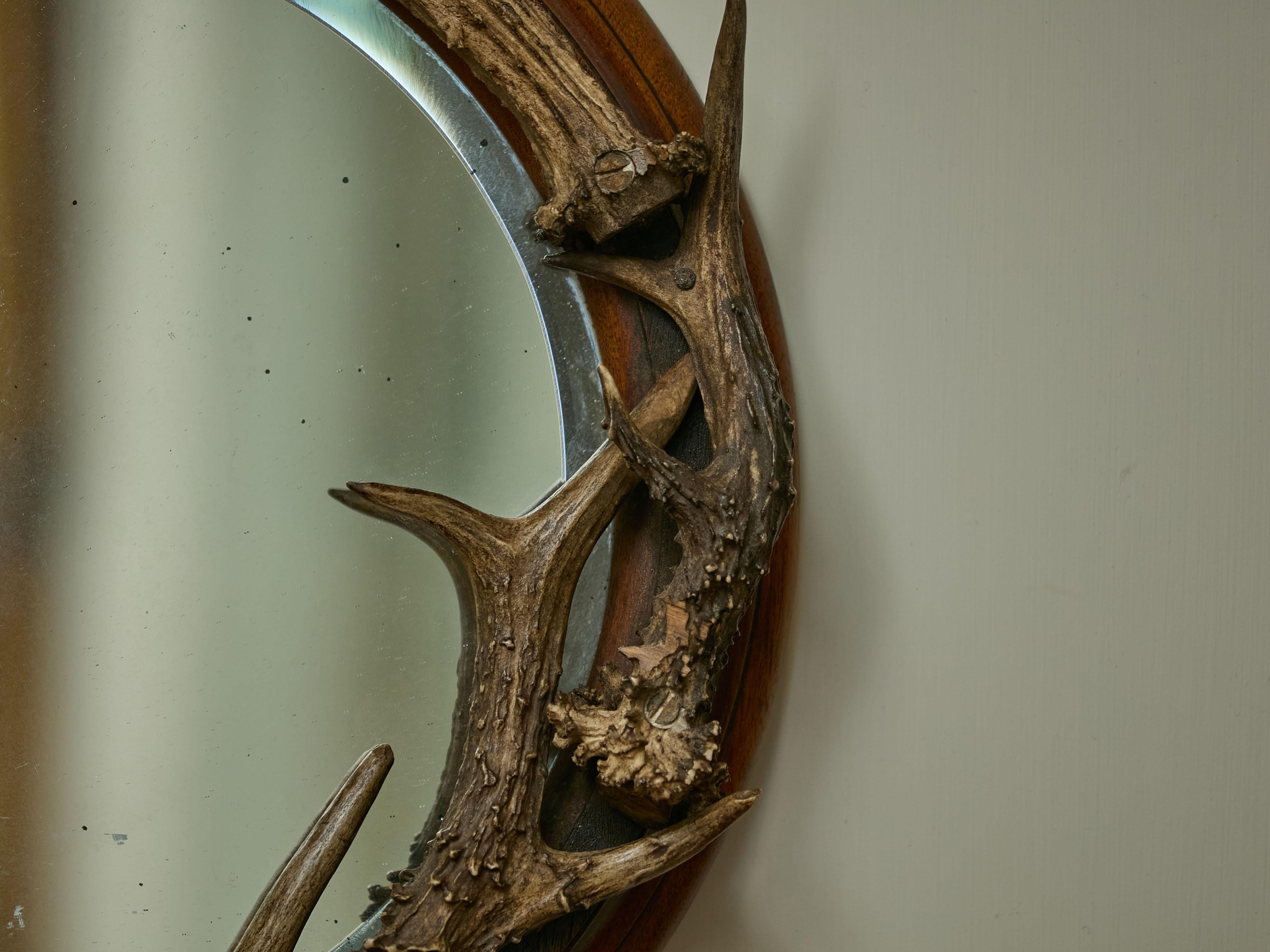 Miroir circulaire en bois de cerf sur cadre en bois, The Turn of the Century, circa 1900 en vente 3