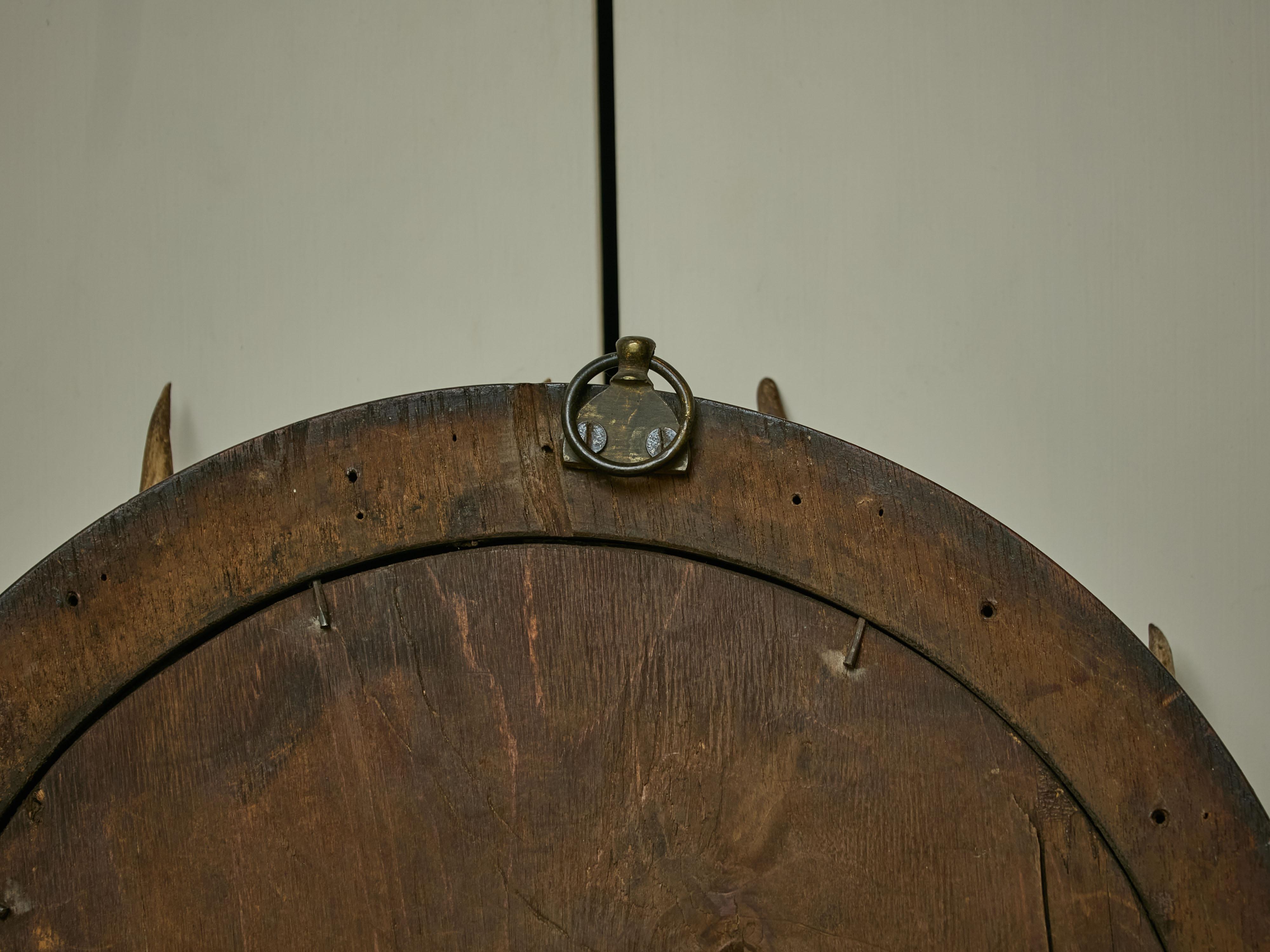 Miroir circulaire en bois de cerf sur cadre en bois, The Turn of the Century, circa 1900 en vente 6