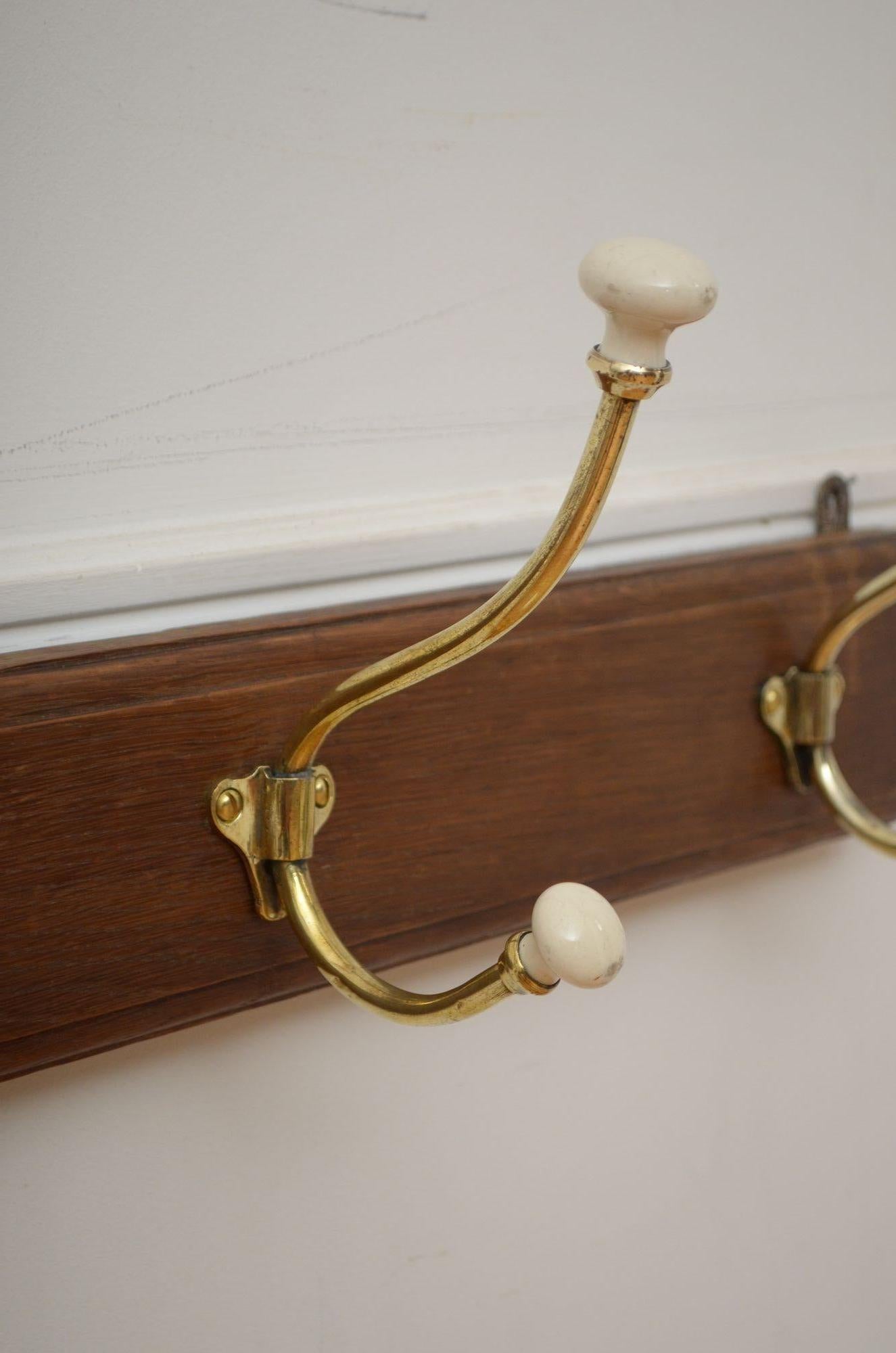 Oak English Turn Of The Century Coat Hooks