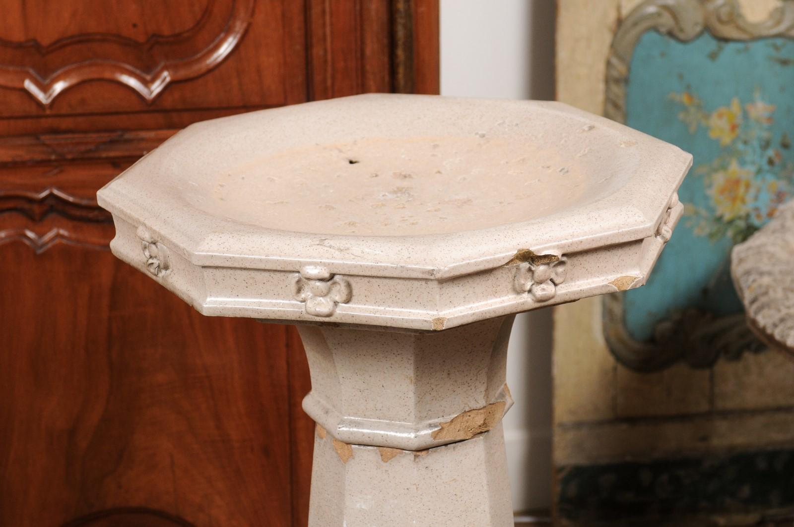 English Turn of the Century Glazed Pottery Bird Bath with Carved Flowers, 1900s For Sale 6