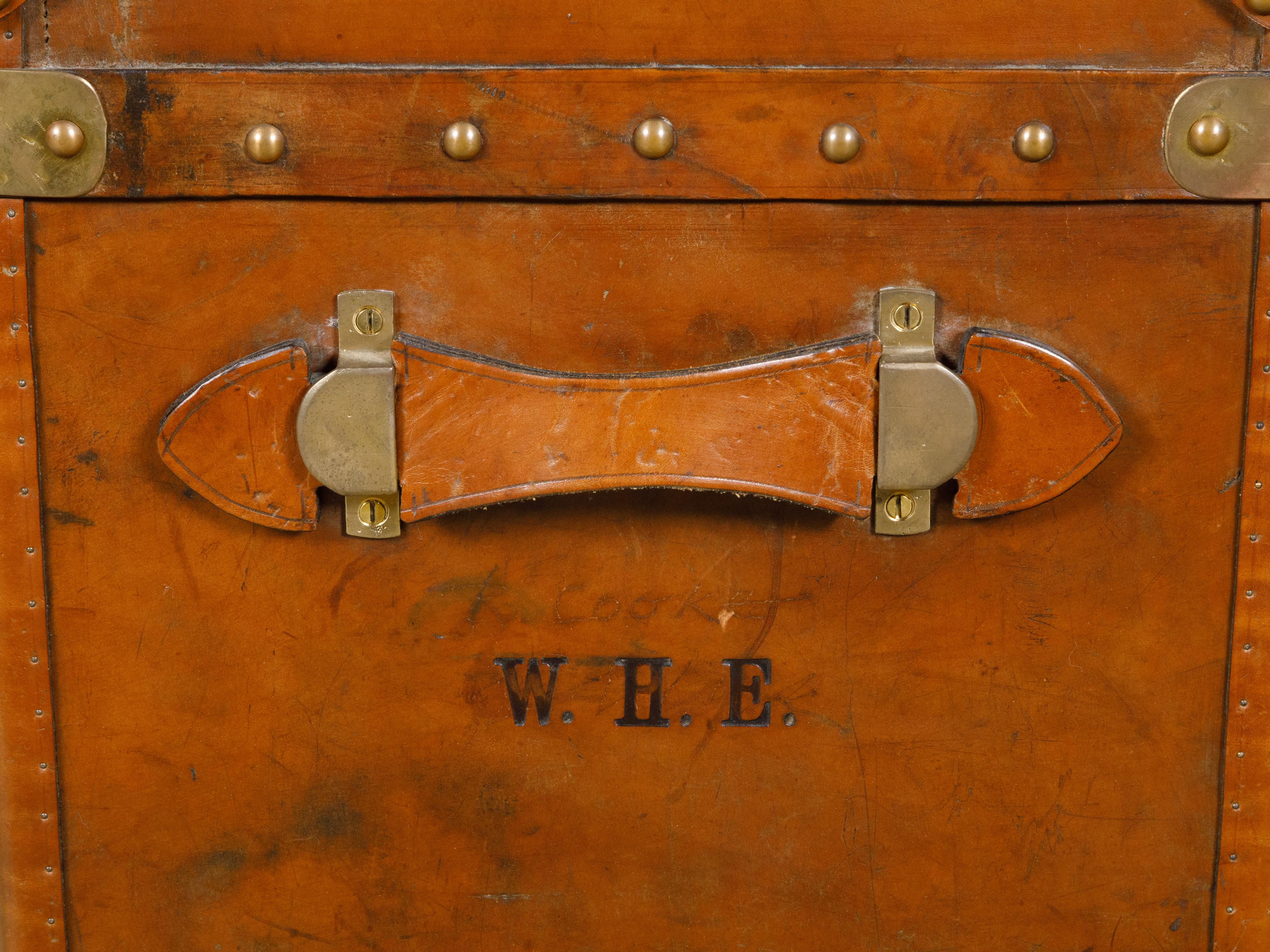 English Turn of the Century Leather Trunk with Brass Accents and Monogram, 1900s For Sale 8