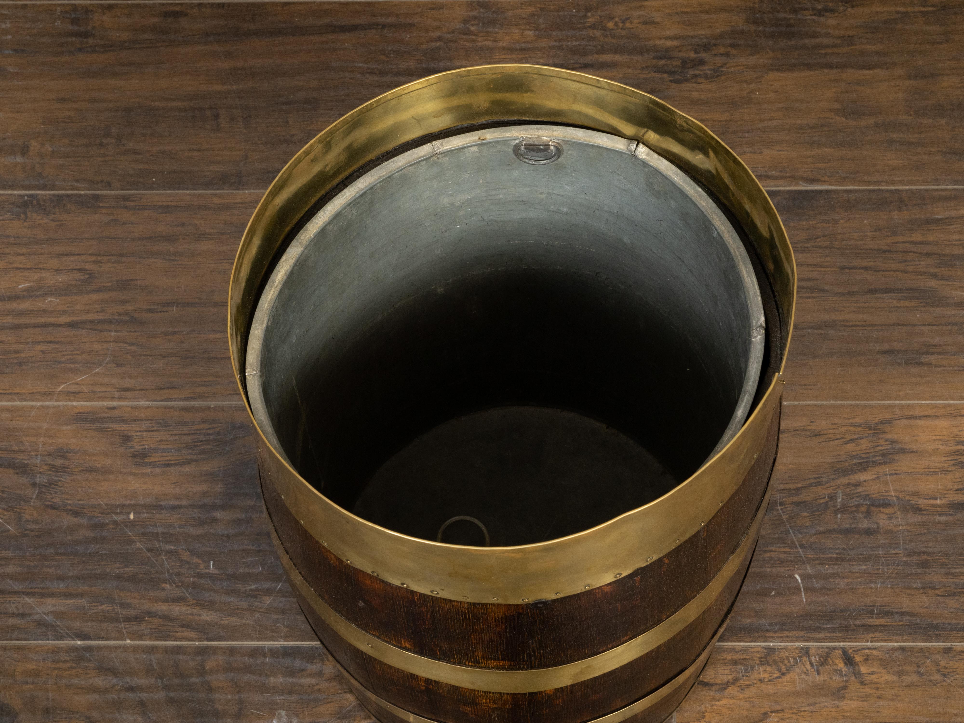English Turn of the Century Oak Barrel with Brass Braces, circa 1900 For Sale 1