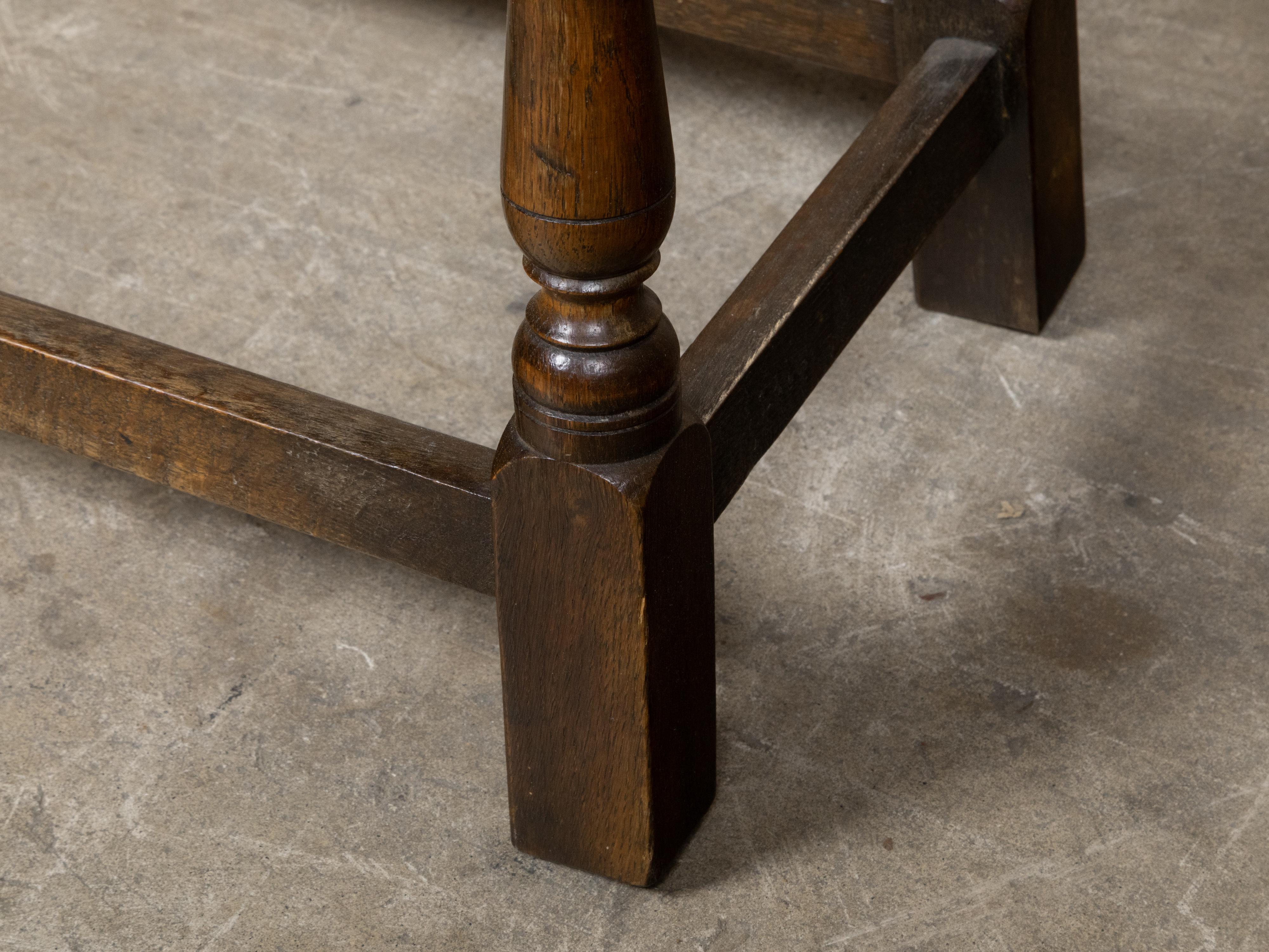 Quercia Sgabello inglese di fine secolo in Oak con gambe a balaustro tornite, circa 1900 in vendita