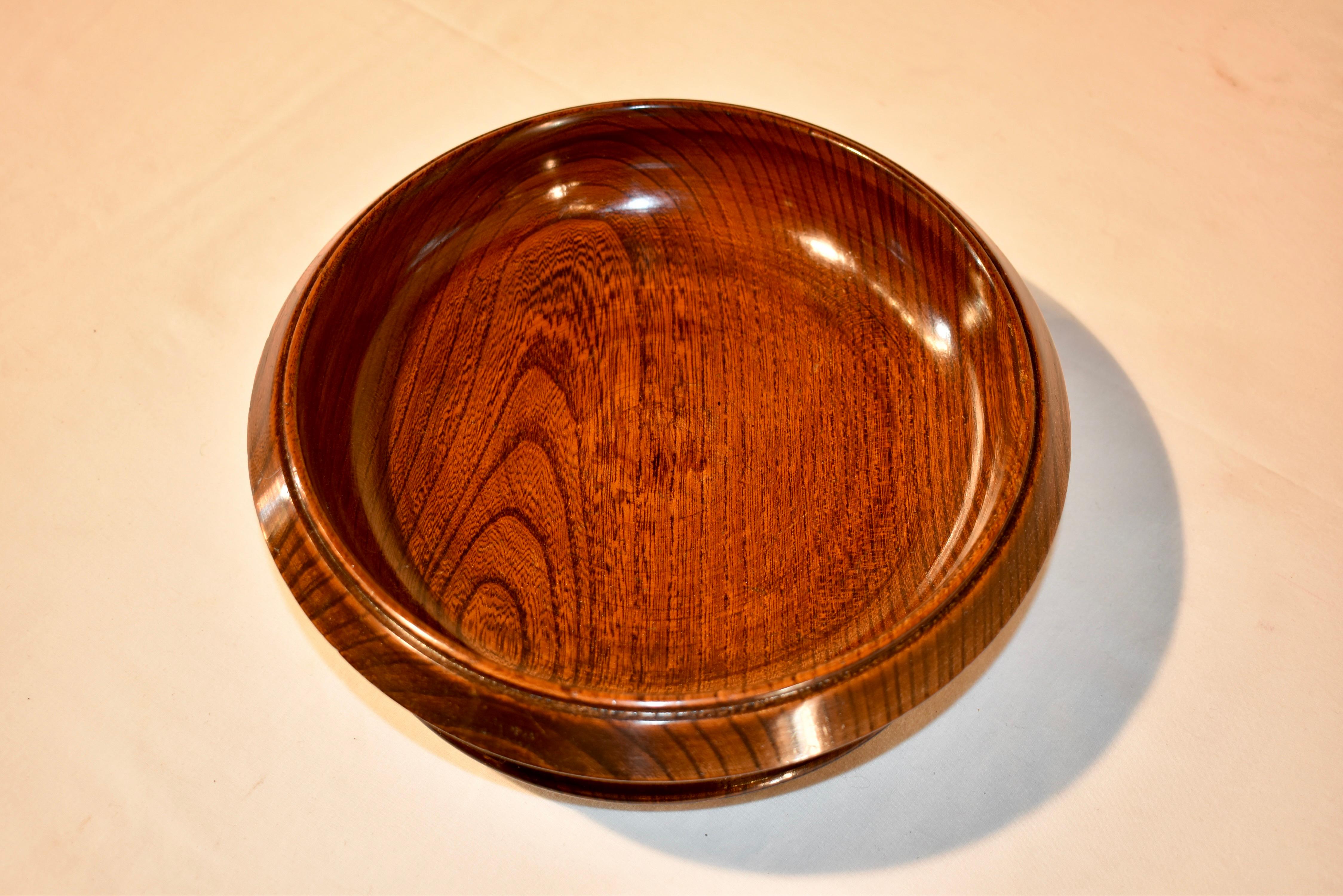 English Turned Bowl, C. 1900 For Sale 1