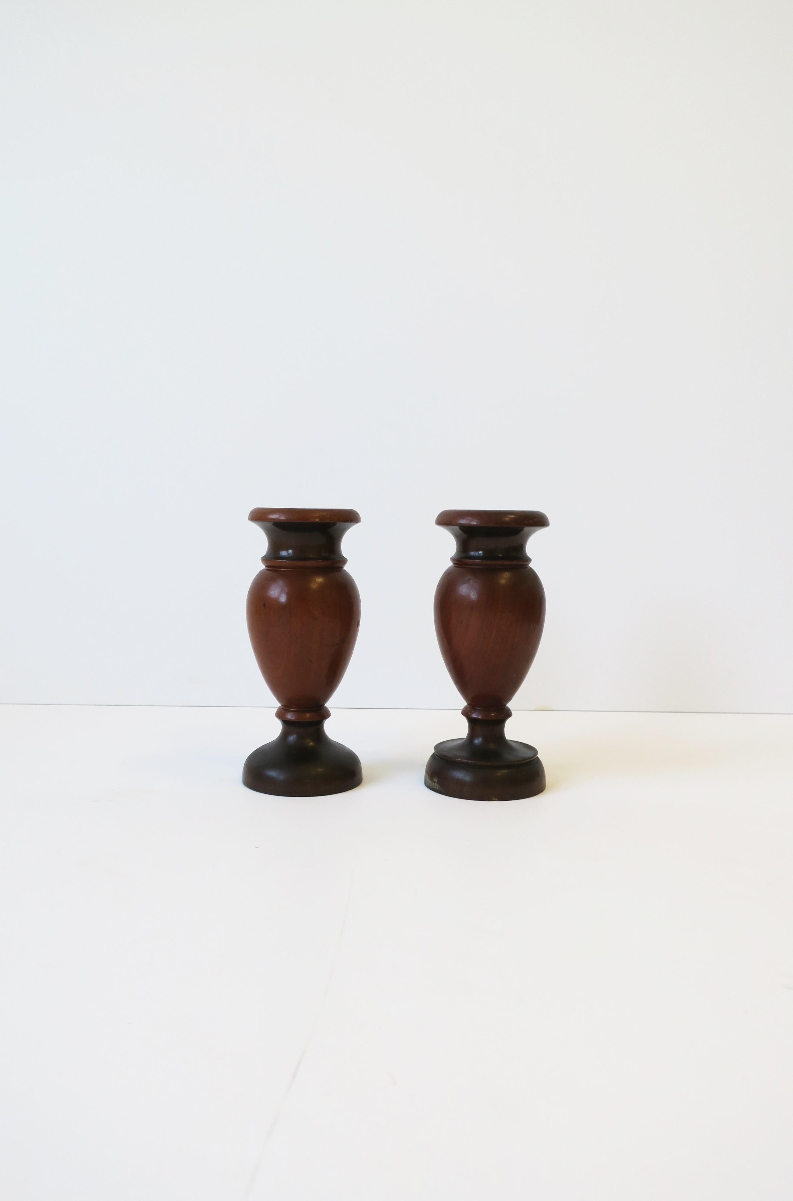 English Turned Walnut Urn Wood Spill Vases, Pair, circa 19th Century For Sale 2
