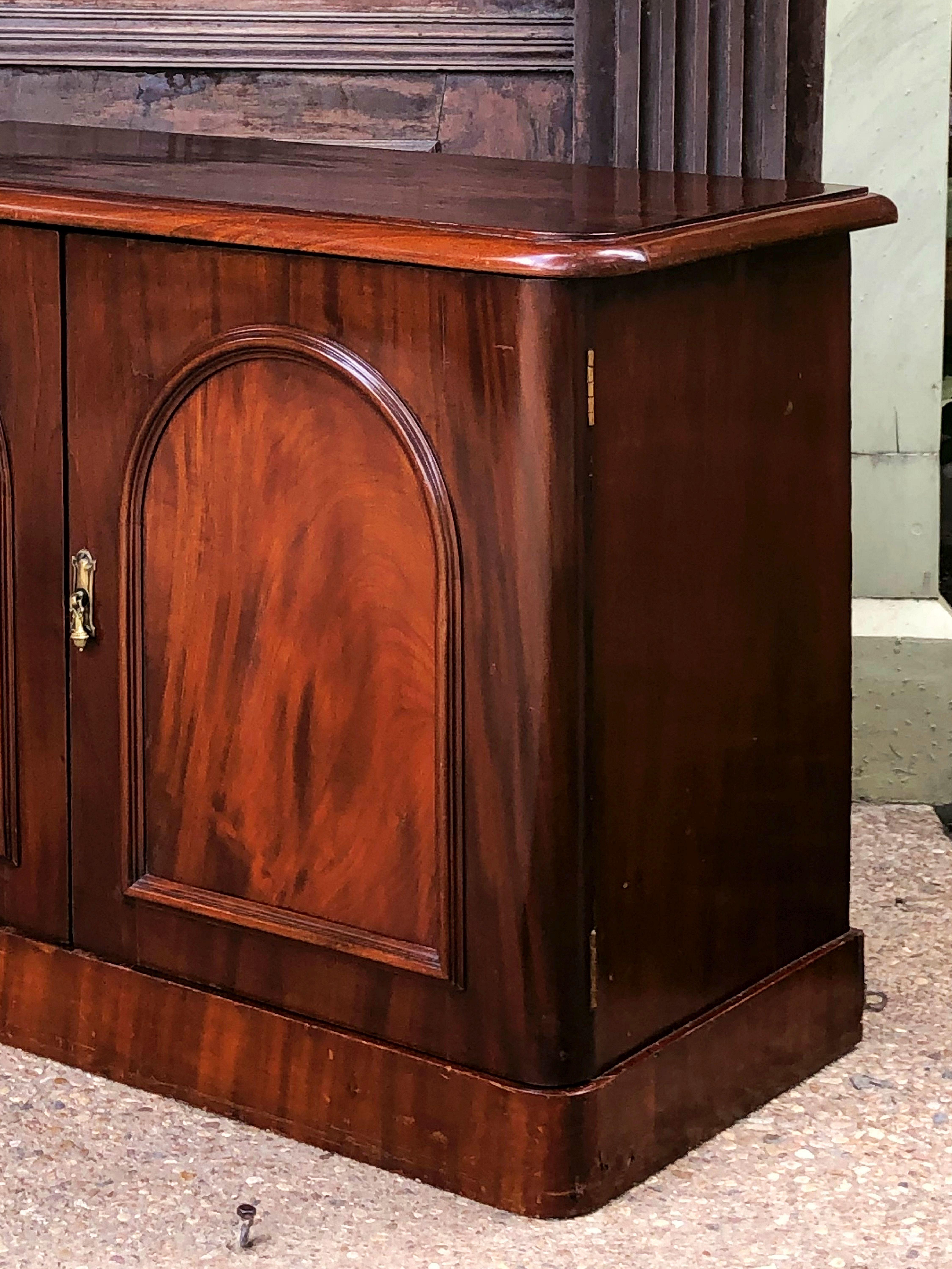 English Two-Door Cabinet or Chiffonier of Mahogany from the 19th Century 4