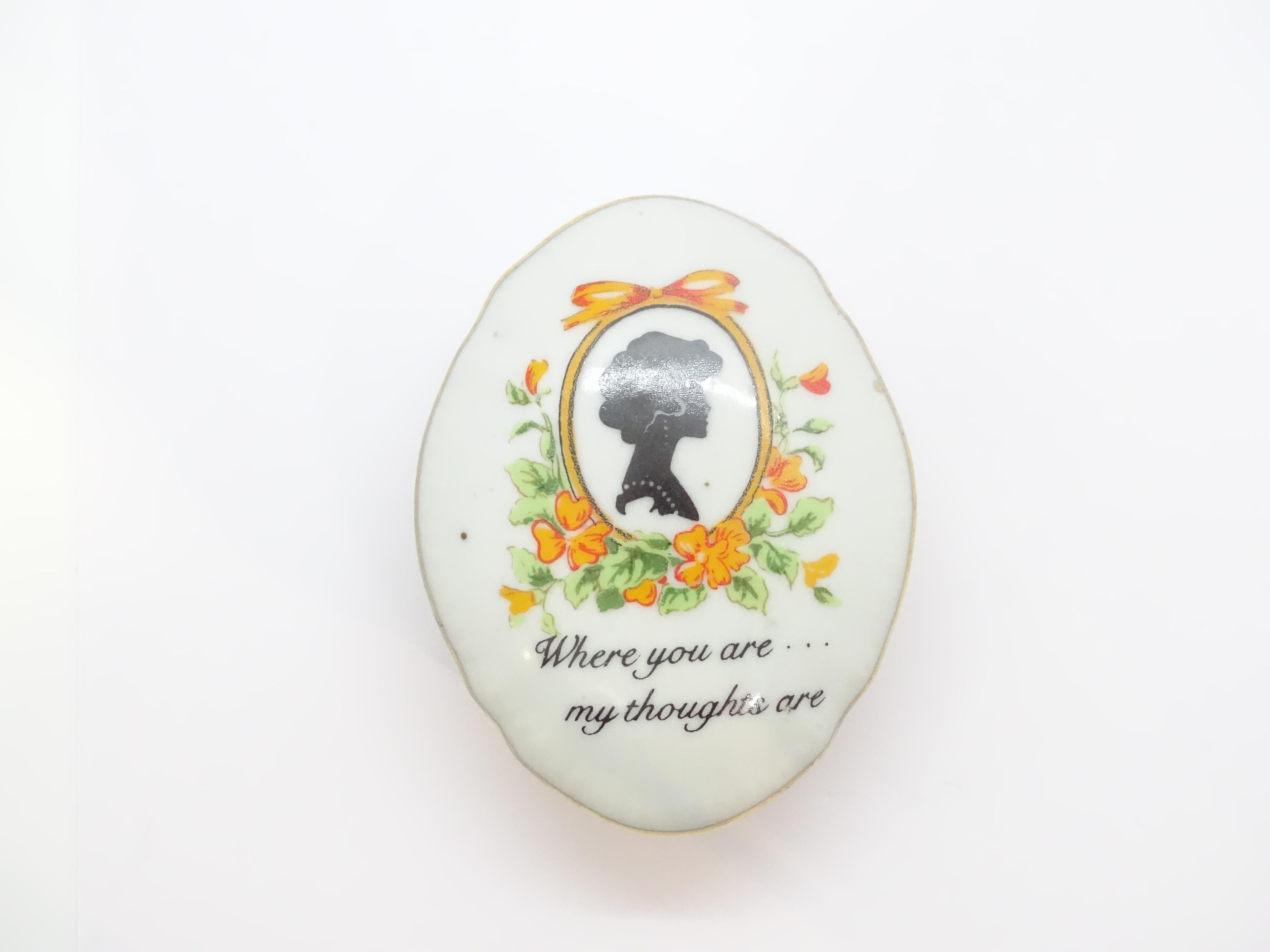 Joyero camafeo vctoriano inglés, porcelana y adornos de oro en venta 9