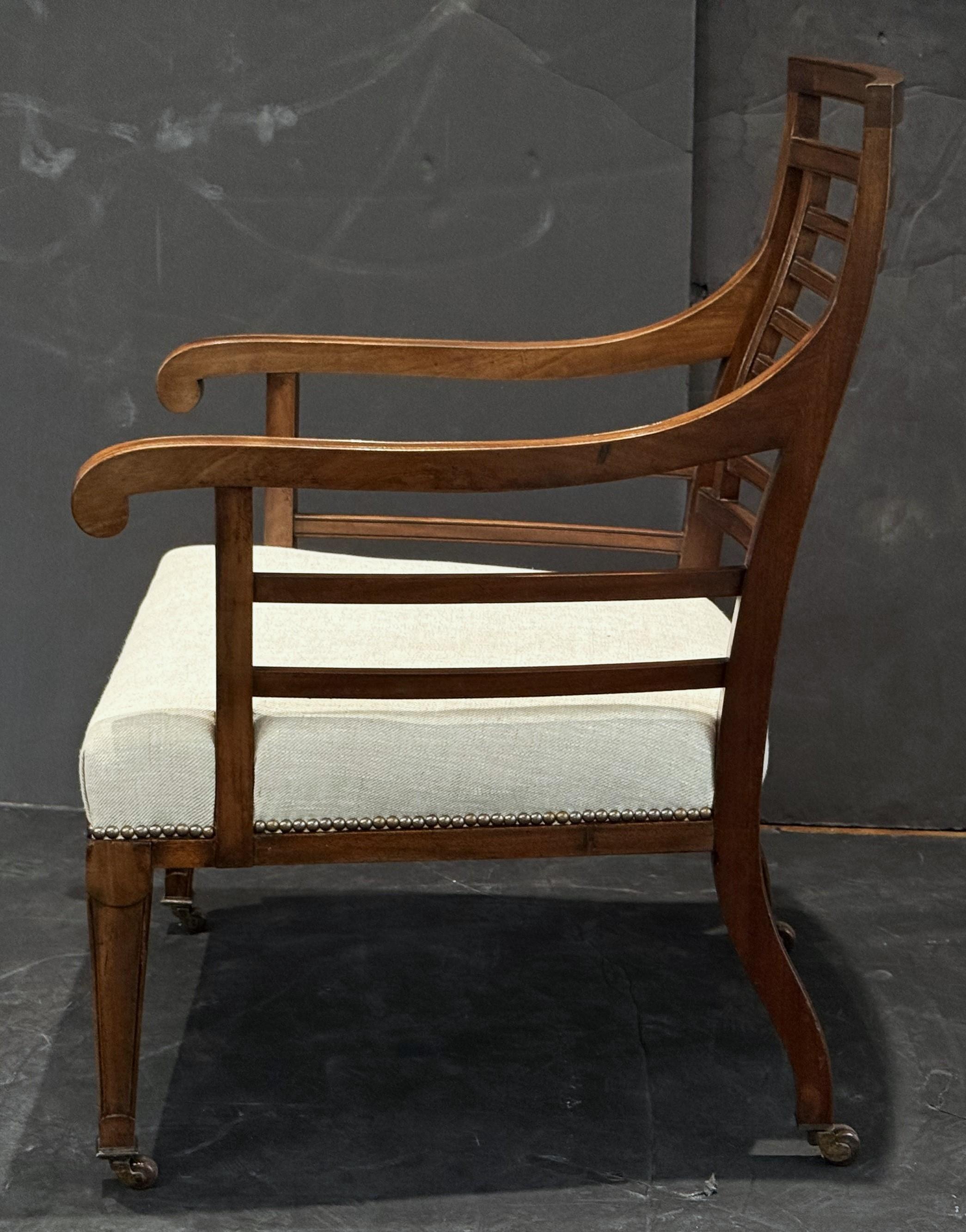 English Vernacular Reading Chair or Armchair of Mahogany from the Georgian Era For Sale 4