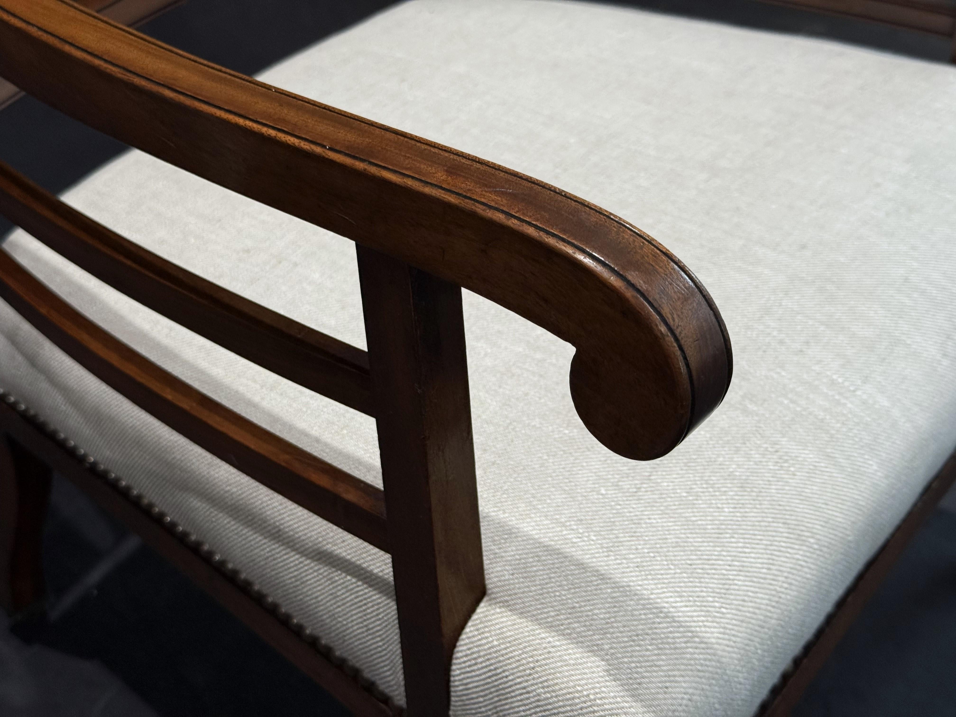 English Vernacular Reading Chair or Armchair of Mahogany from the Georgian Era For Sale 2