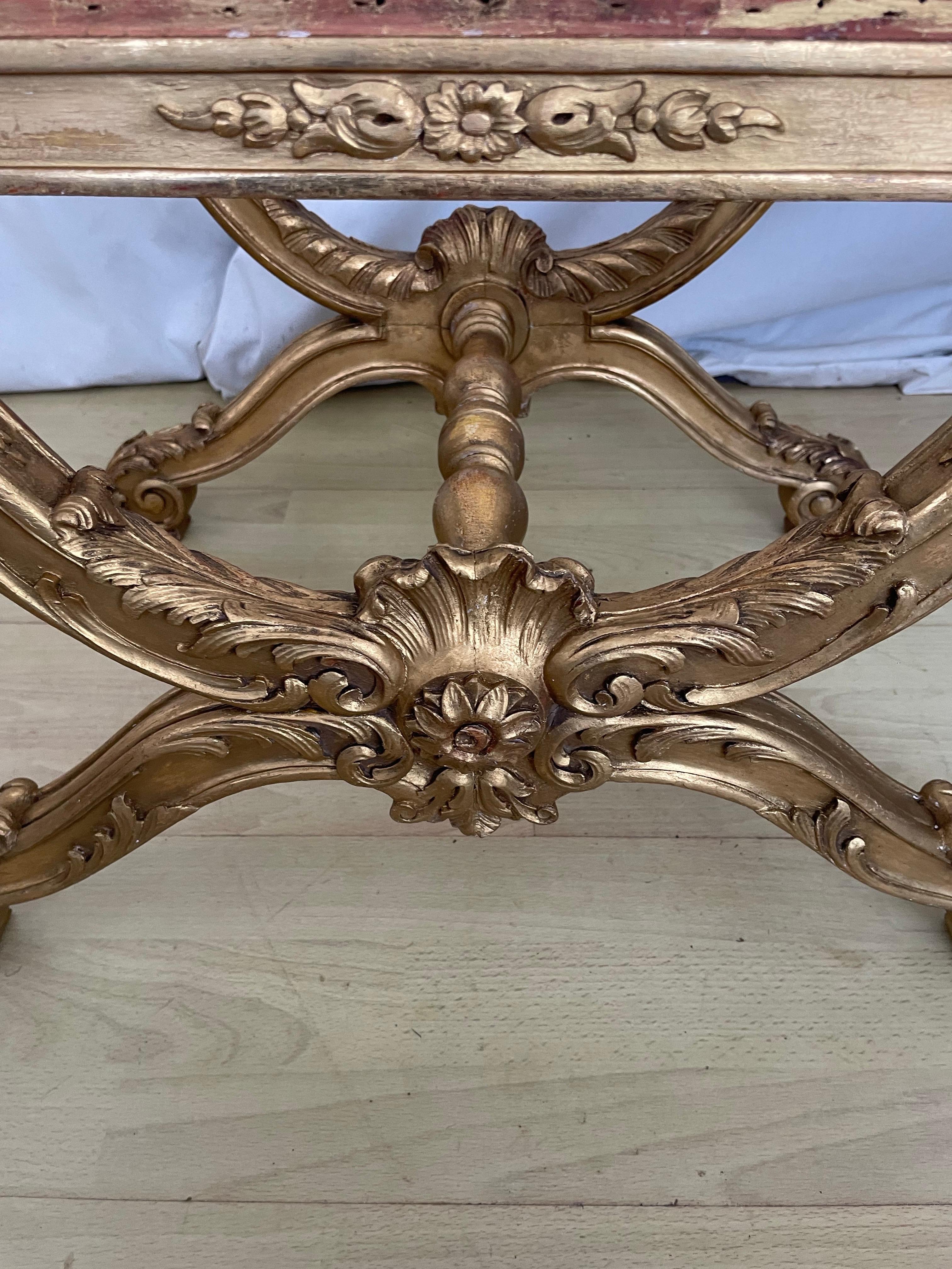 Sgabello inglese Victoria in legno dorato del 1870 ca. in vendita 6