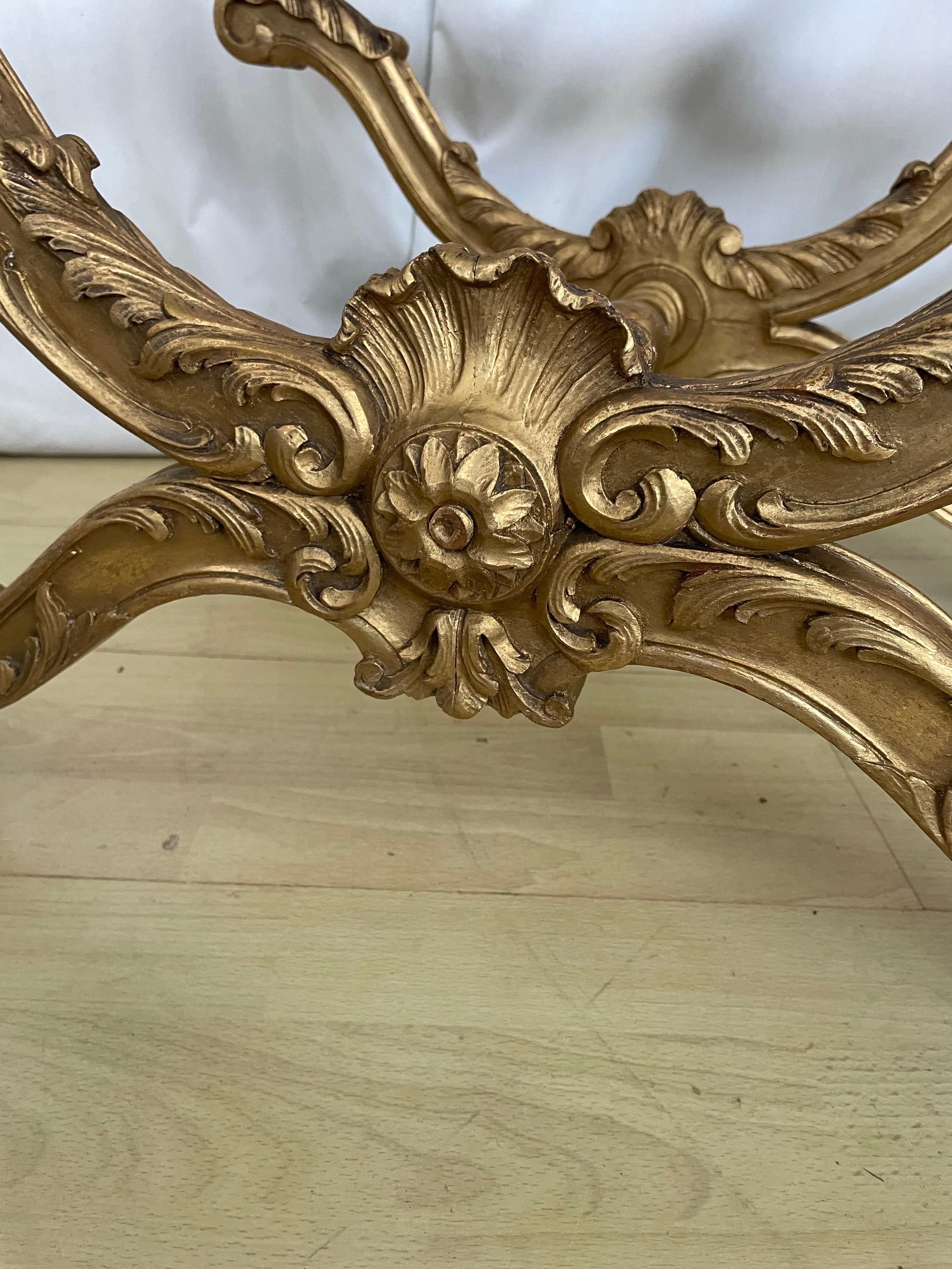 Sgabello inglese Victoria in legno dorato del 1870 ca. In condizioni buone in vendita a High Peak, GB