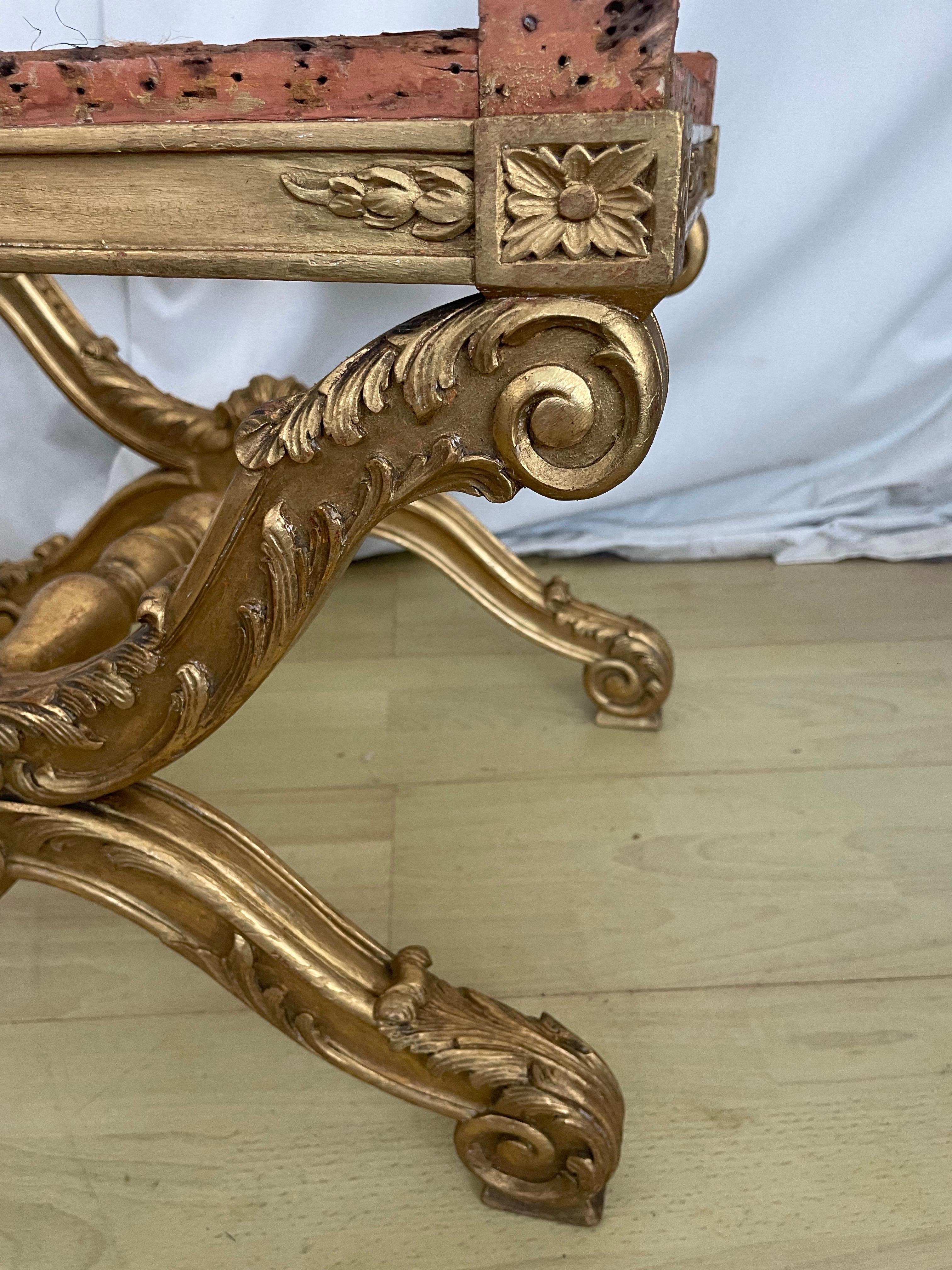 Sgabello inglese Victoria in legno dorato del 1870 ca. in vendita 2