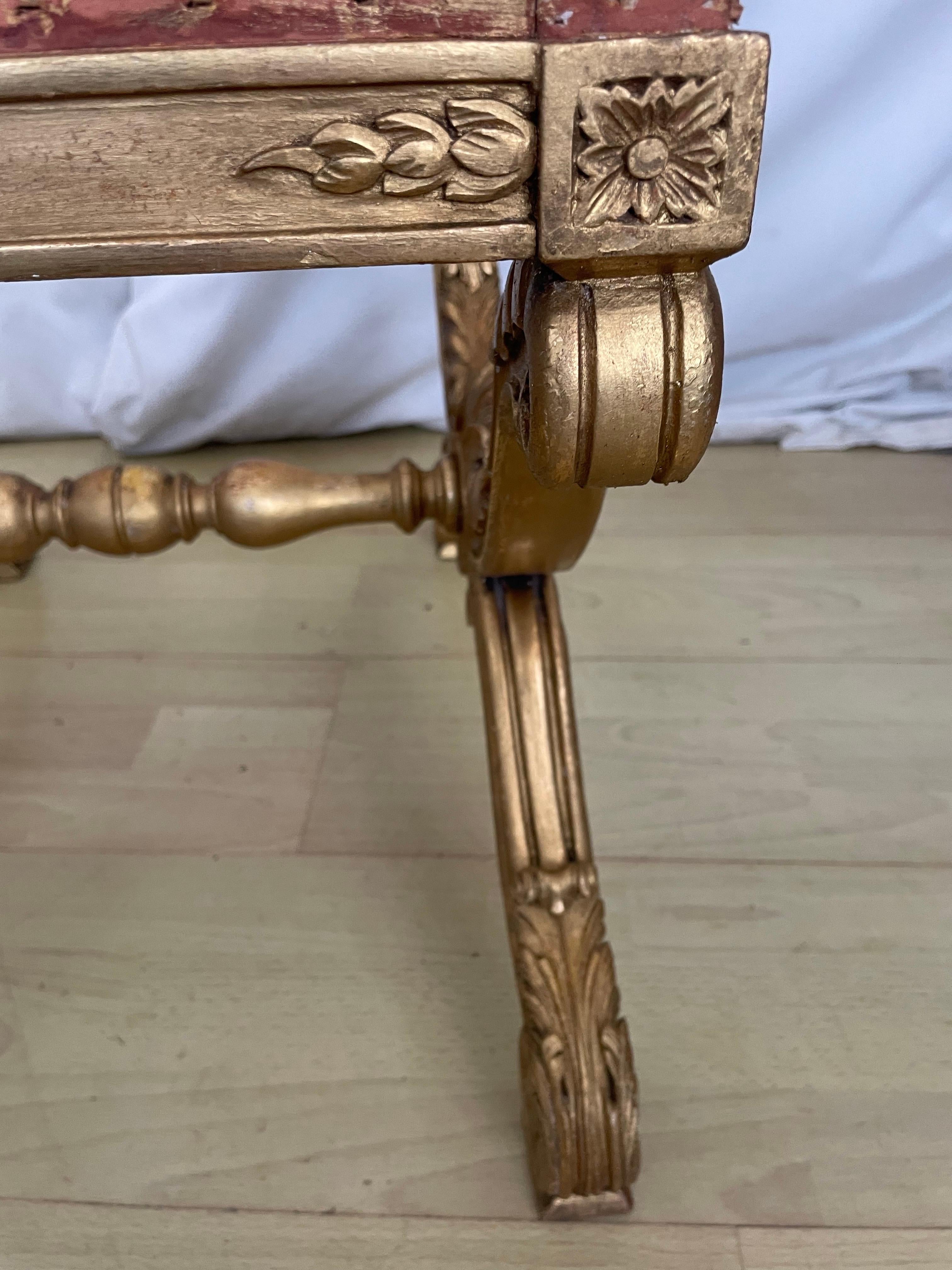 Sgabello inglese Victoria in legno dorato del 1870 ca. in vendita 4