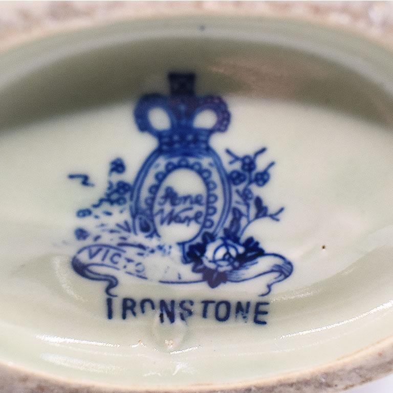 English Victoria Ware Ironstone Blancmange Fish Mould in Blue and White In Good Condition For Sale In Oklahoma City, OK