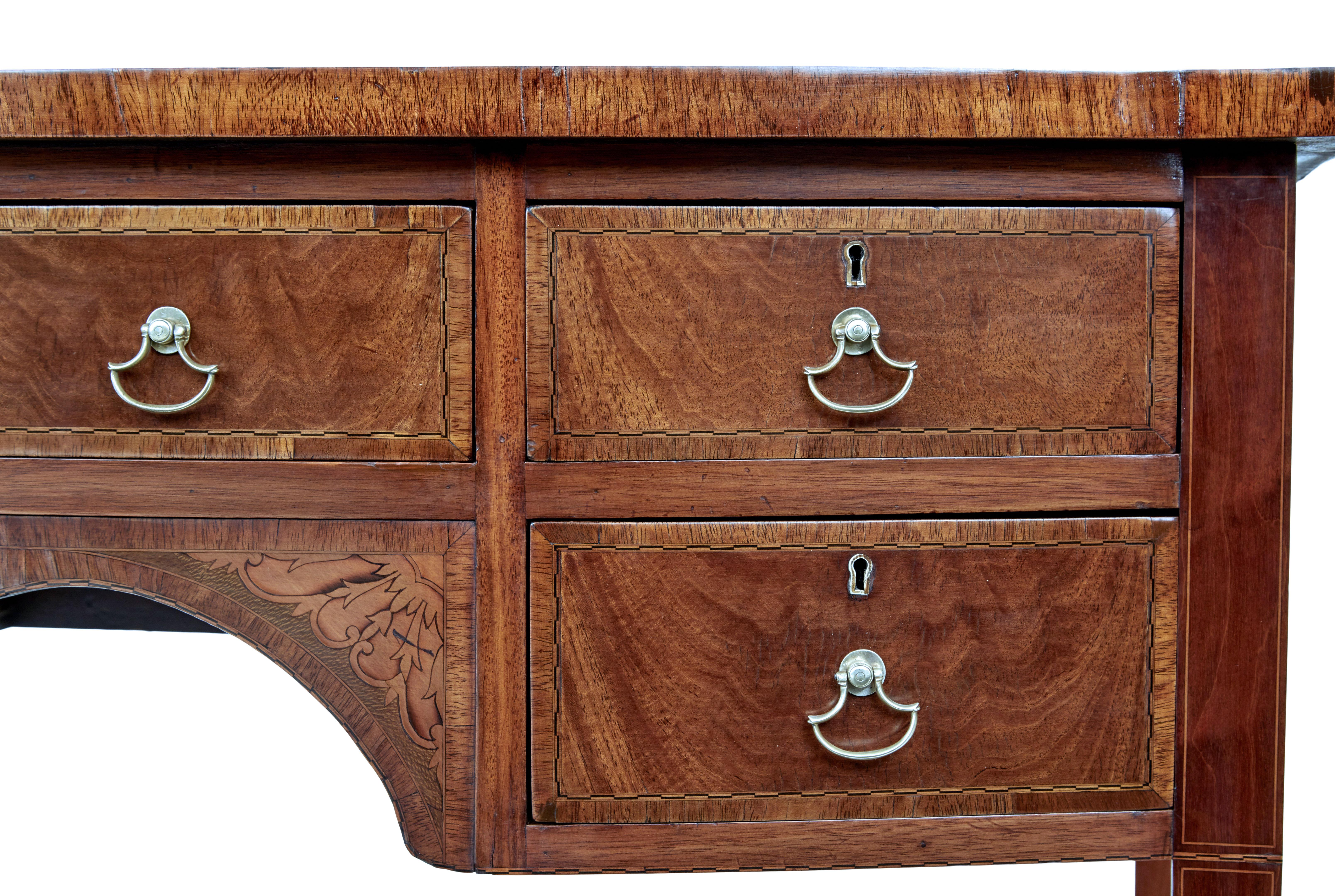 English Victorian 1860s Walnut and Mahogany Bowfront Sideboard with Five Drawers For Sale 3