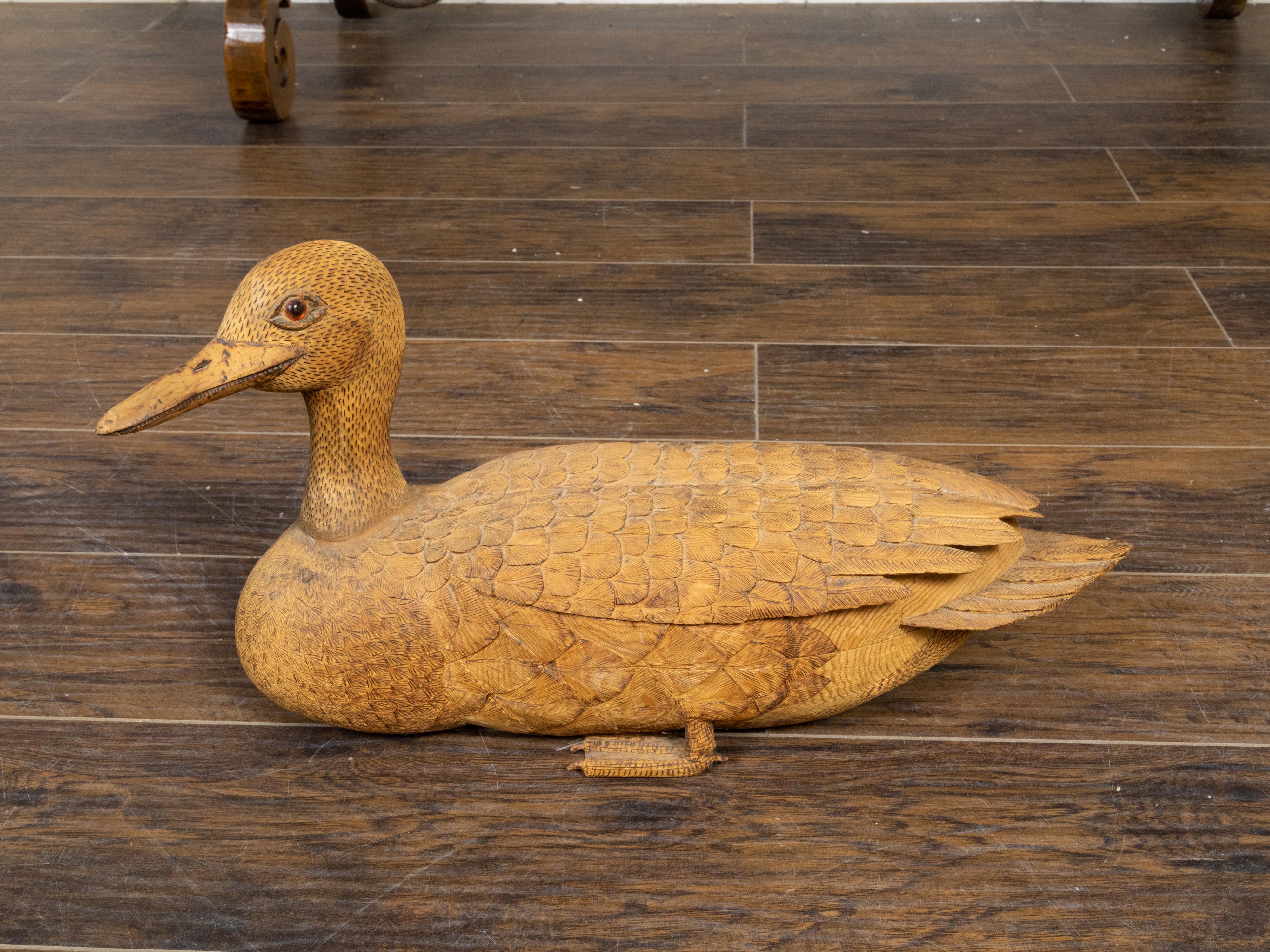 English Victorian 19th Century Carved Wooden Duck with Detailed Plumage For Sale 4