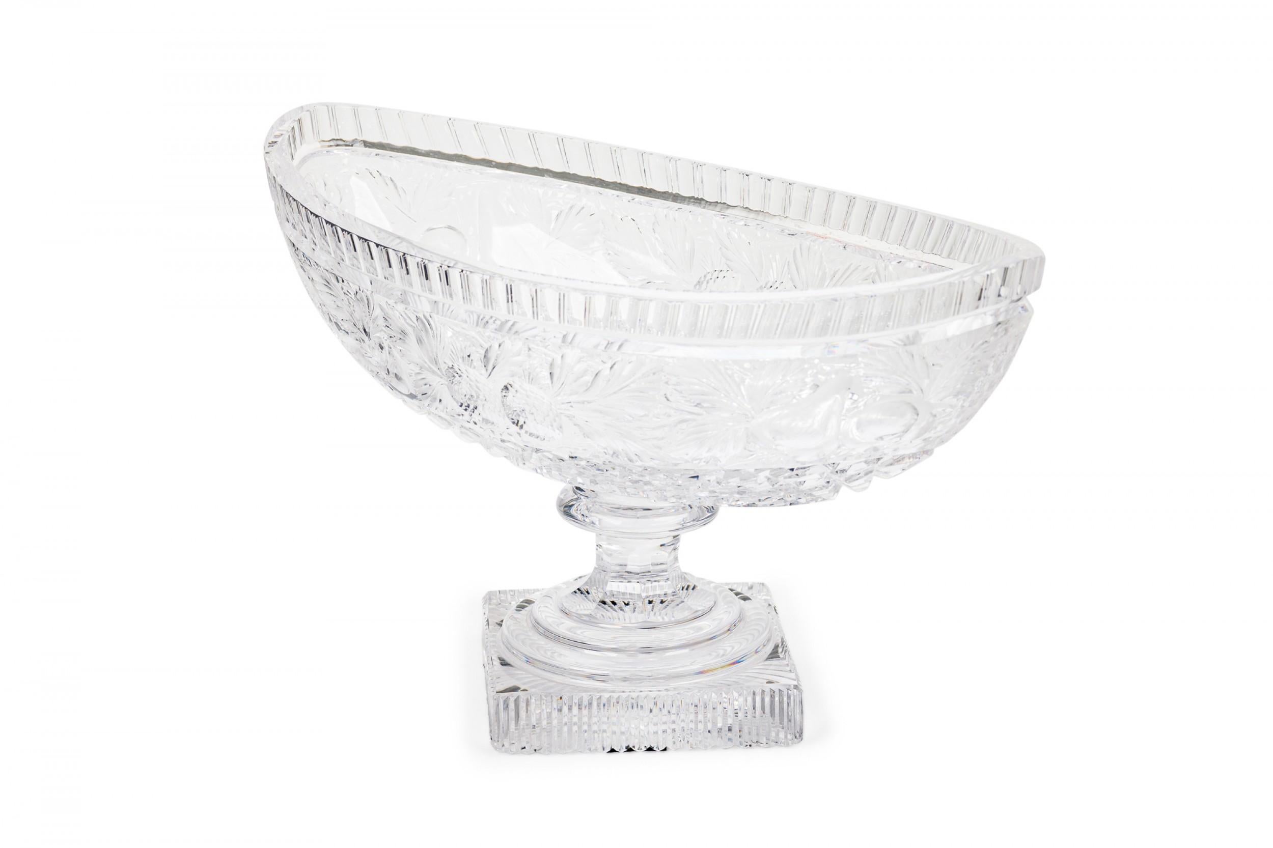 Compota inglesa victoriana de cristal tallado del siglo XIX con motivos frutales Cristal en venta