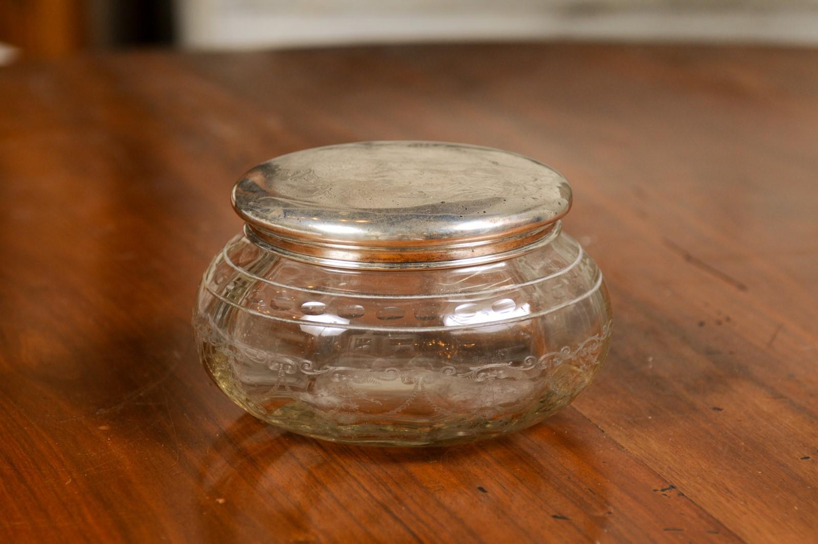 English Victorian 19th Century Glass and Silver Vanity Jar with Etched Design In Good Condition For Sale In Atlanta, GA