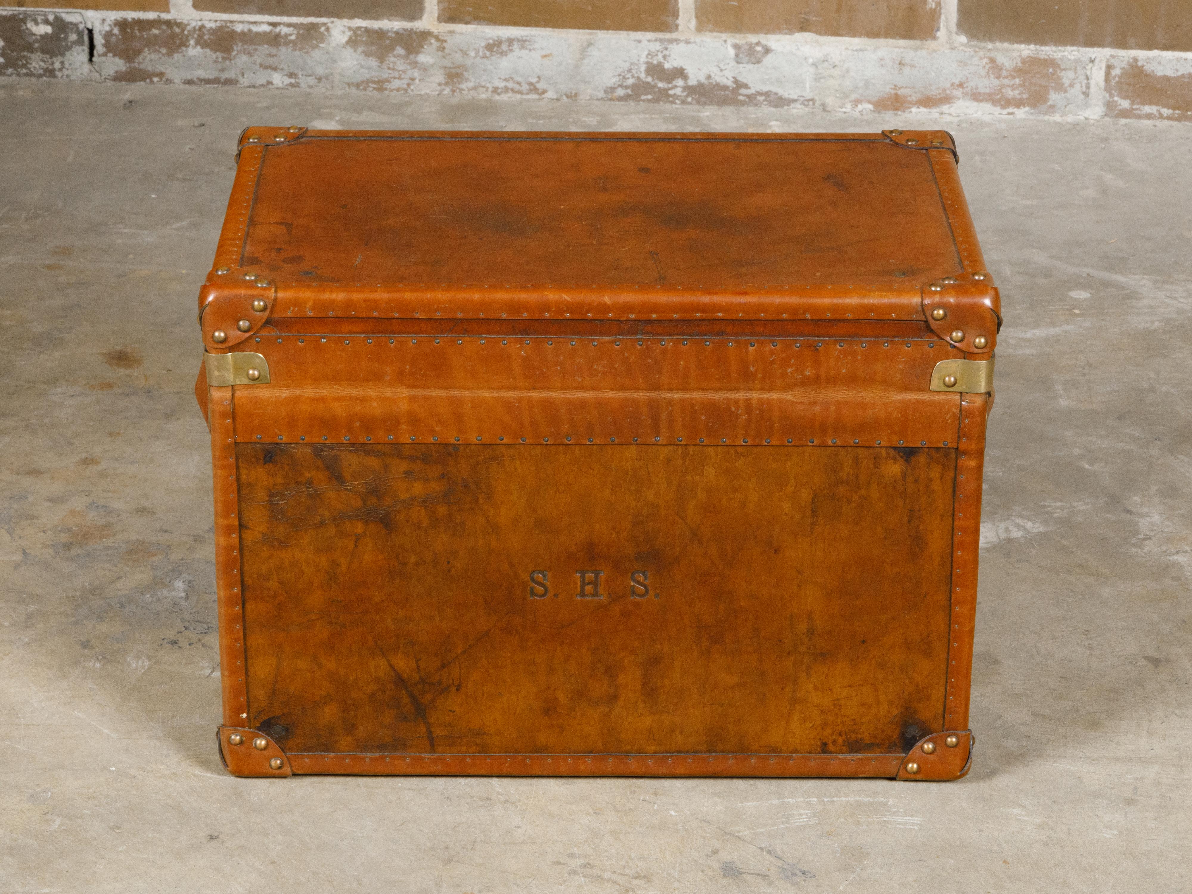 English Victorian 19th Century Leather Travel Trunk with Brass Hardware For Sale 11
