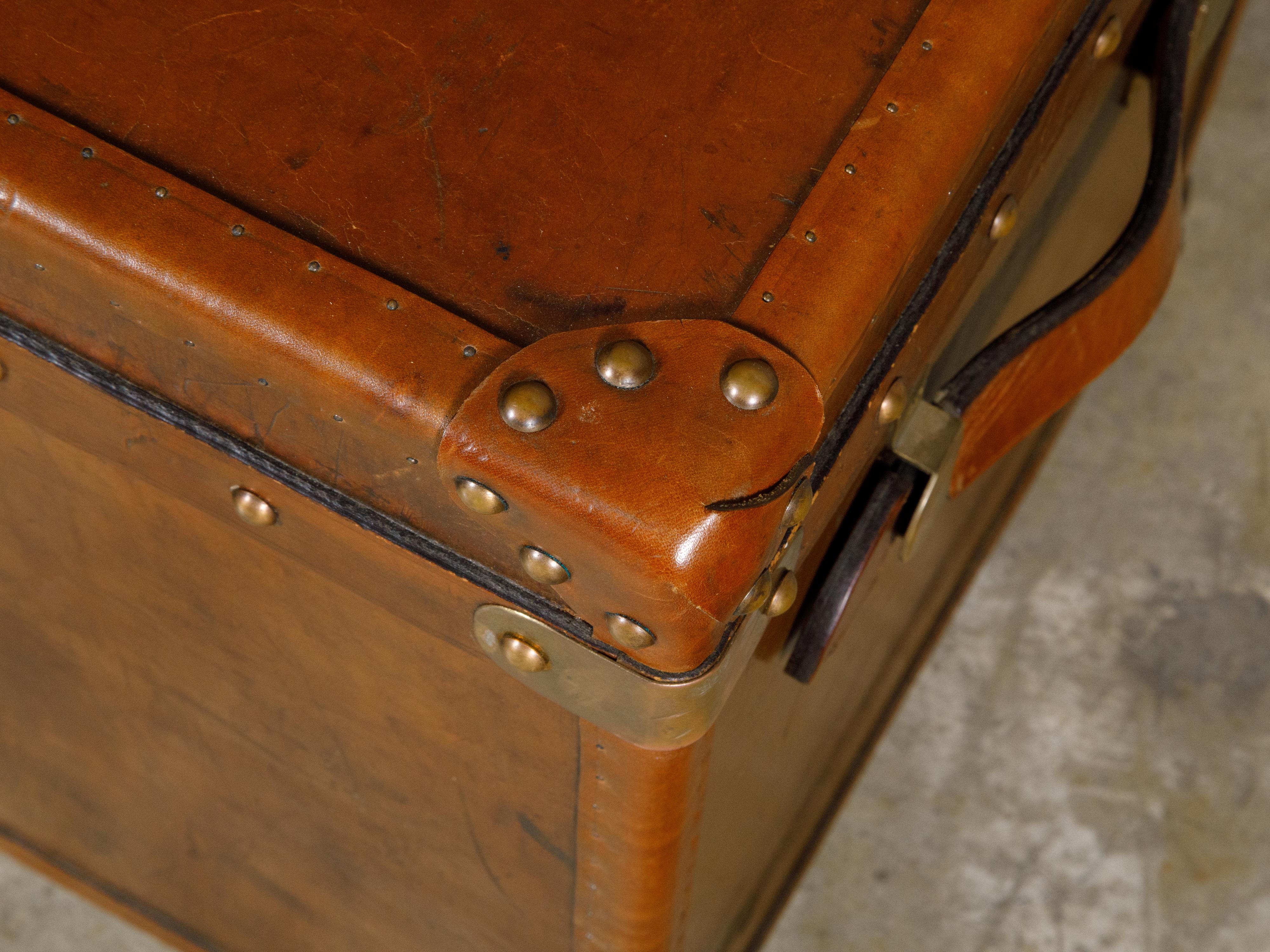 English Victorian 19th Century Leather Travel Trunk with Brass Hardware For Sale 1
