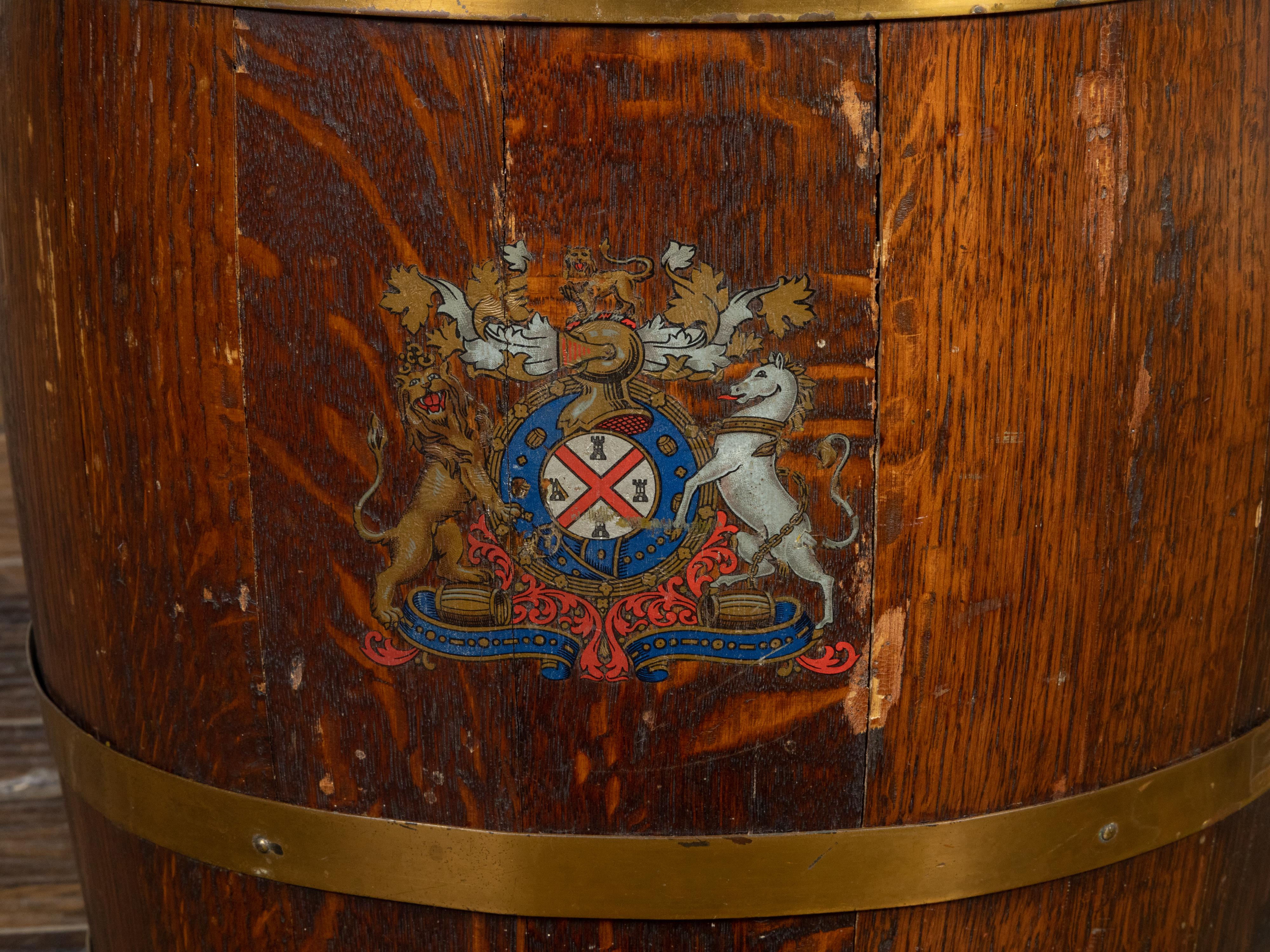 English Victorian 19th Century Oval Barrel with Coat of Arms and Brass Braces For Sale 7
