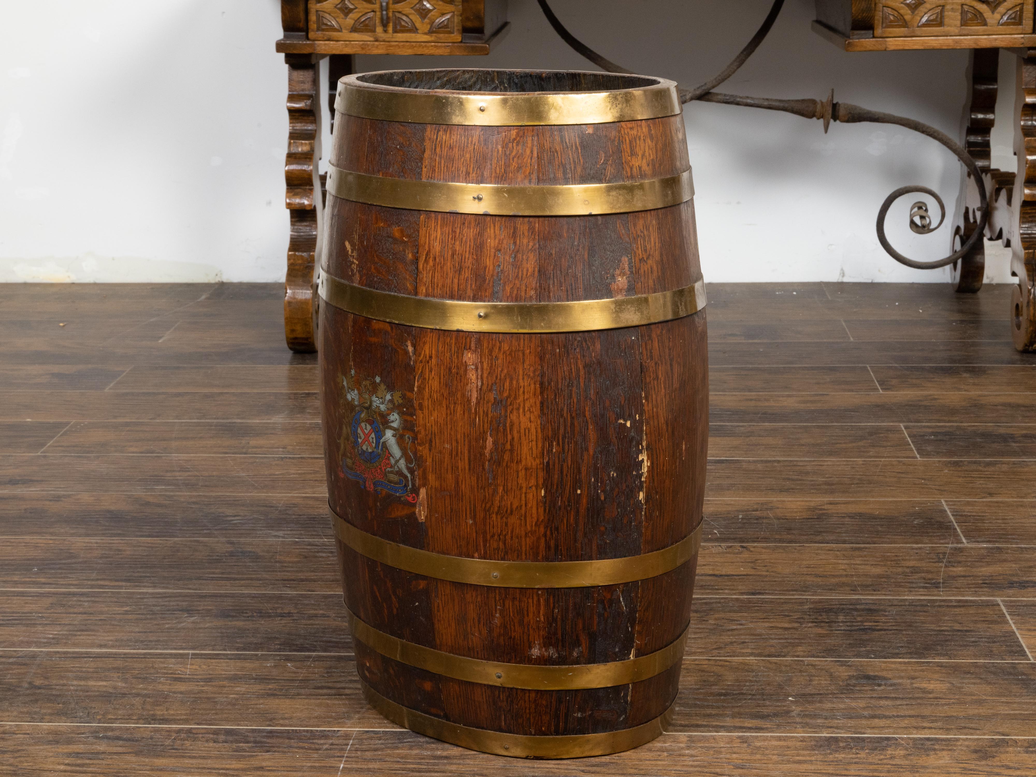English Victorian 19th Century Oval Barrel with Coat of Arms and Brass Braces For Sale 4