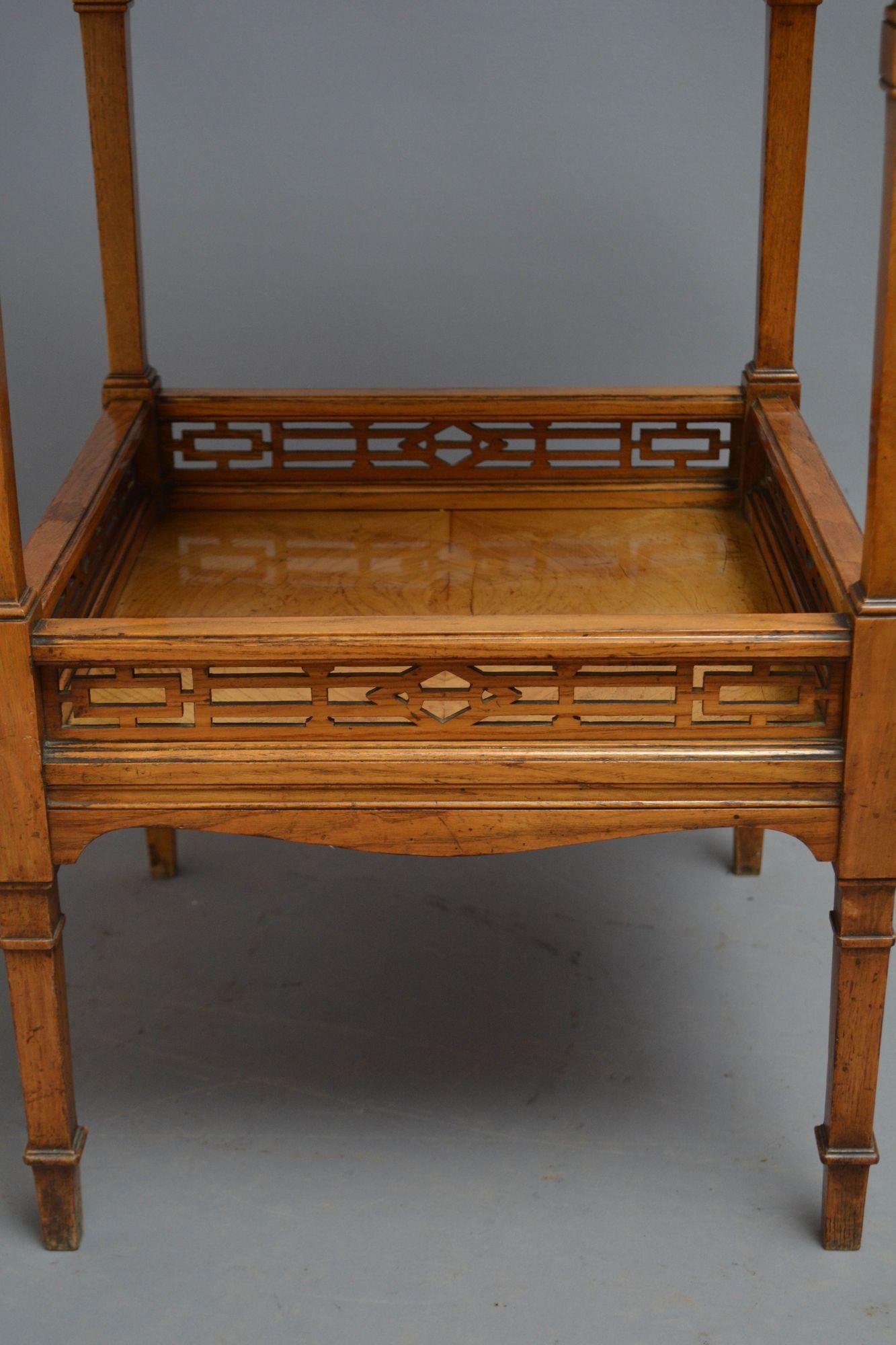 Mesa auxiliar de fresno inglesa Victorian Aesthetic Movement en venta 10