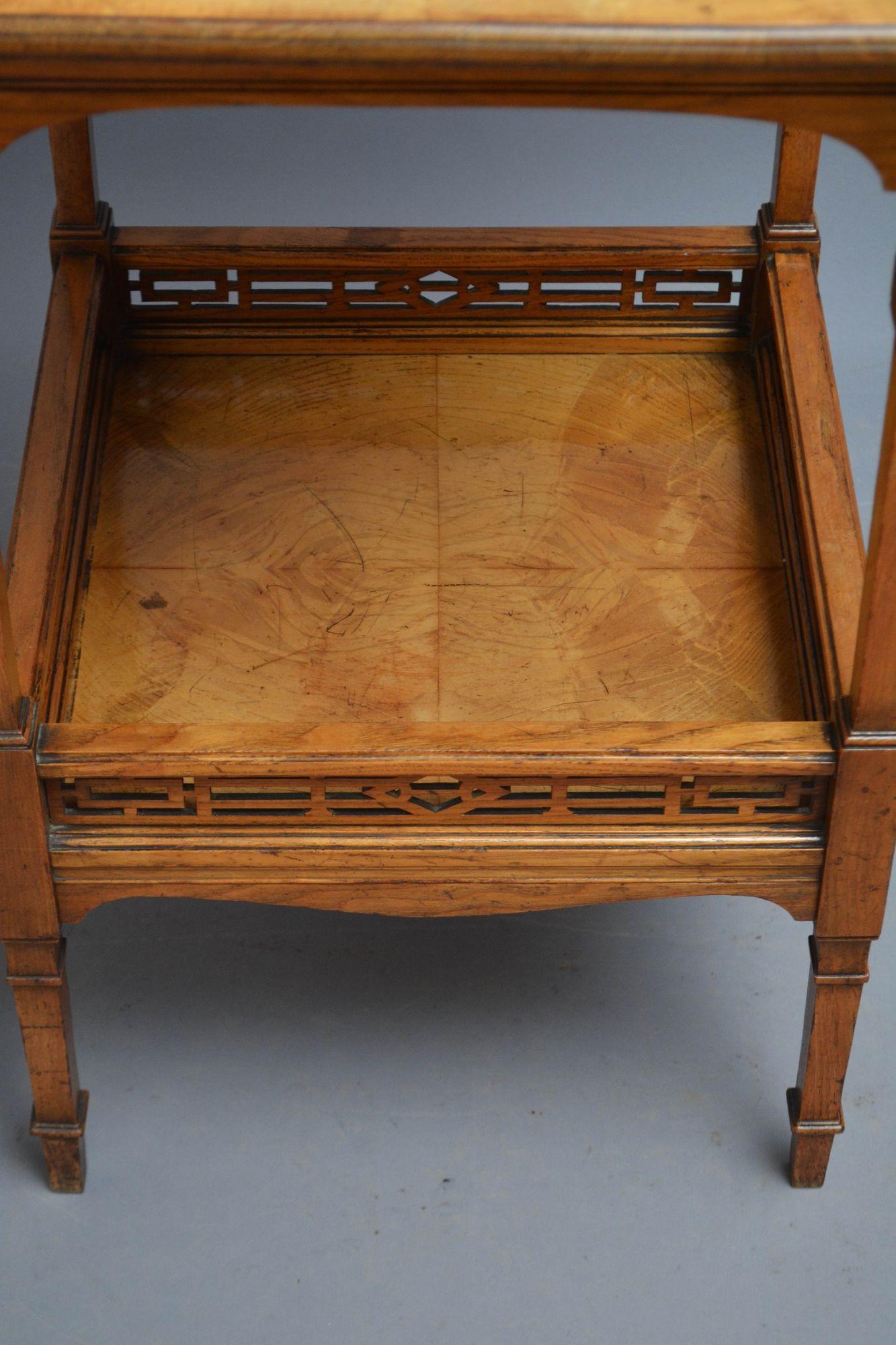 Mesa auxiliar de fresno inglesa Victorian Aesthetic Movement en venta 13