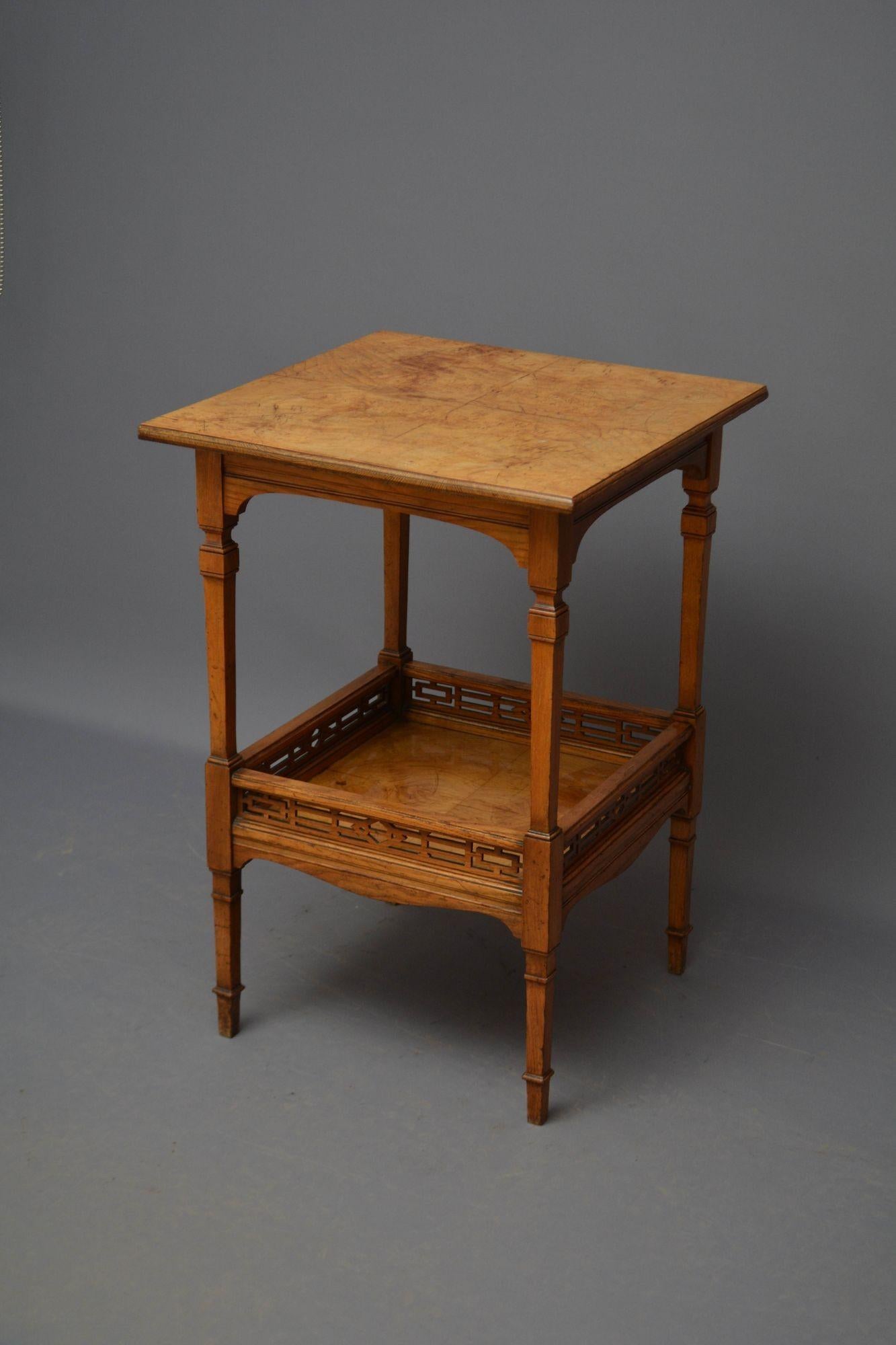 Sn5633 Mesa auxiliar inglesa victoriana de gran calidad, con tablero chapado a juego con borde moldurado, cuatro patas talladas y ahusadas y base chapada a juego con galería calada, todo unido por un delantal perfilado. Esta antigua mesa auxiliar /