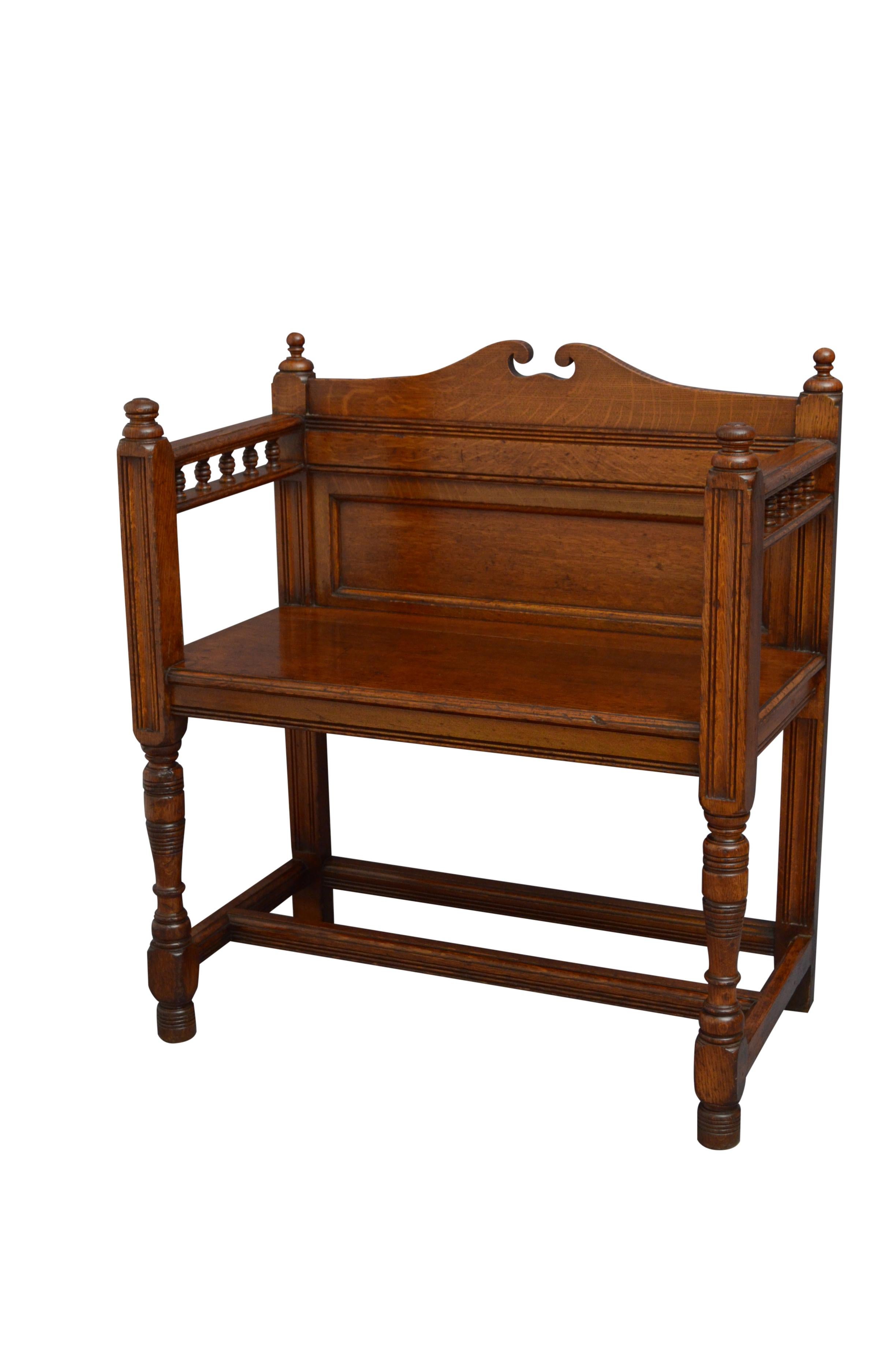Inglese Panca da ingresso in rovere massiccio dell'epoca vittoriana Aesthetic Movement c1880 in vendita